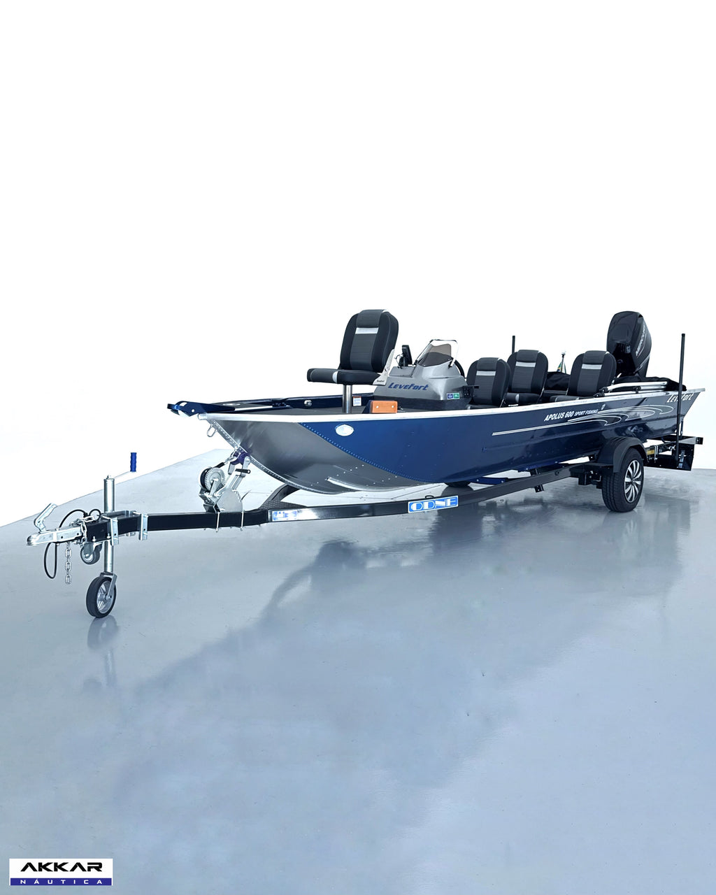 Barco lancha Levefort Apolus 600 + Motor popa Mercury 60HP ELPT EF + Carreta rodoviária