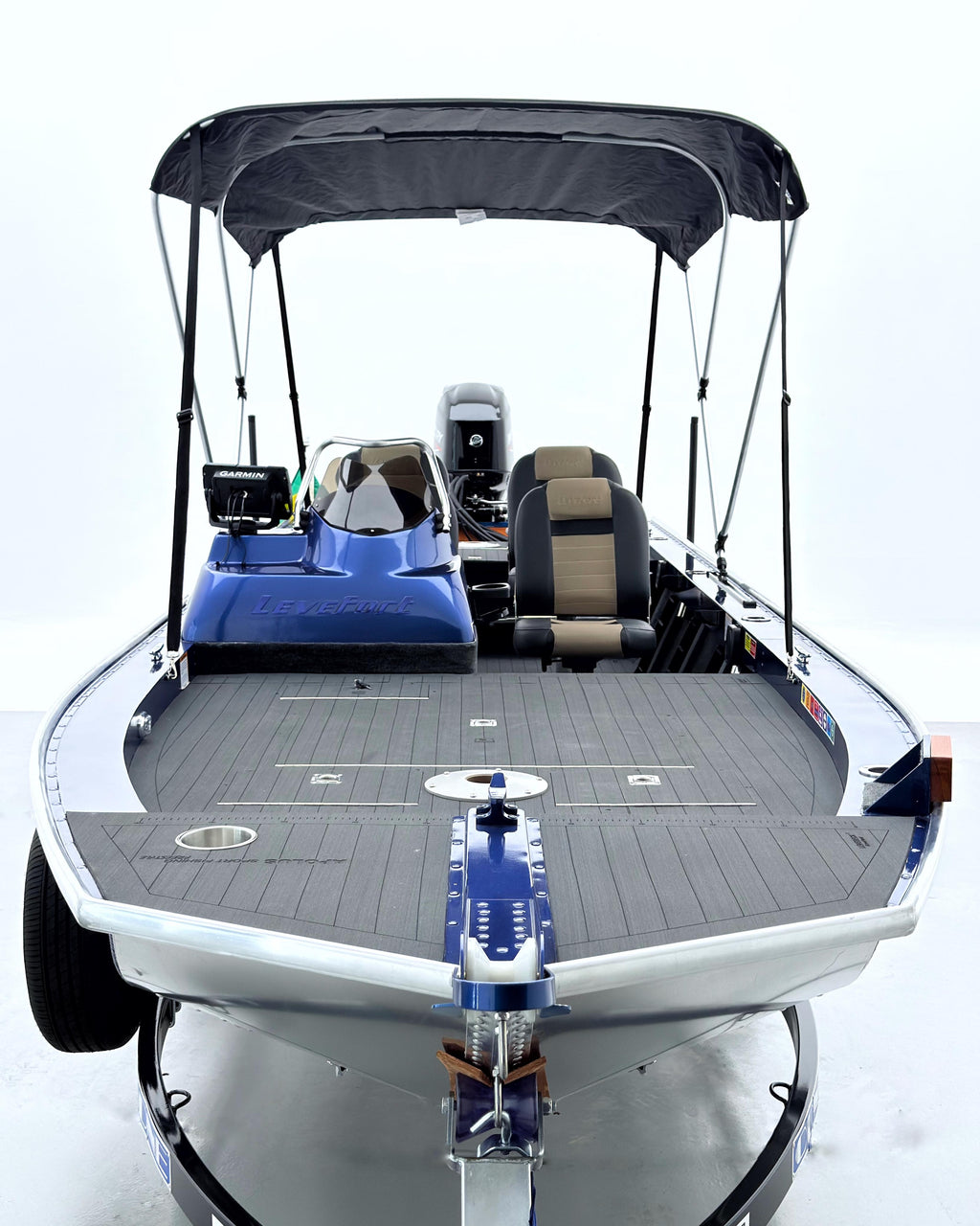 Barco lancha Levefort Apolus 600 + Motor popa Mercury 60HP ELPT EF + Carreta rodoviária