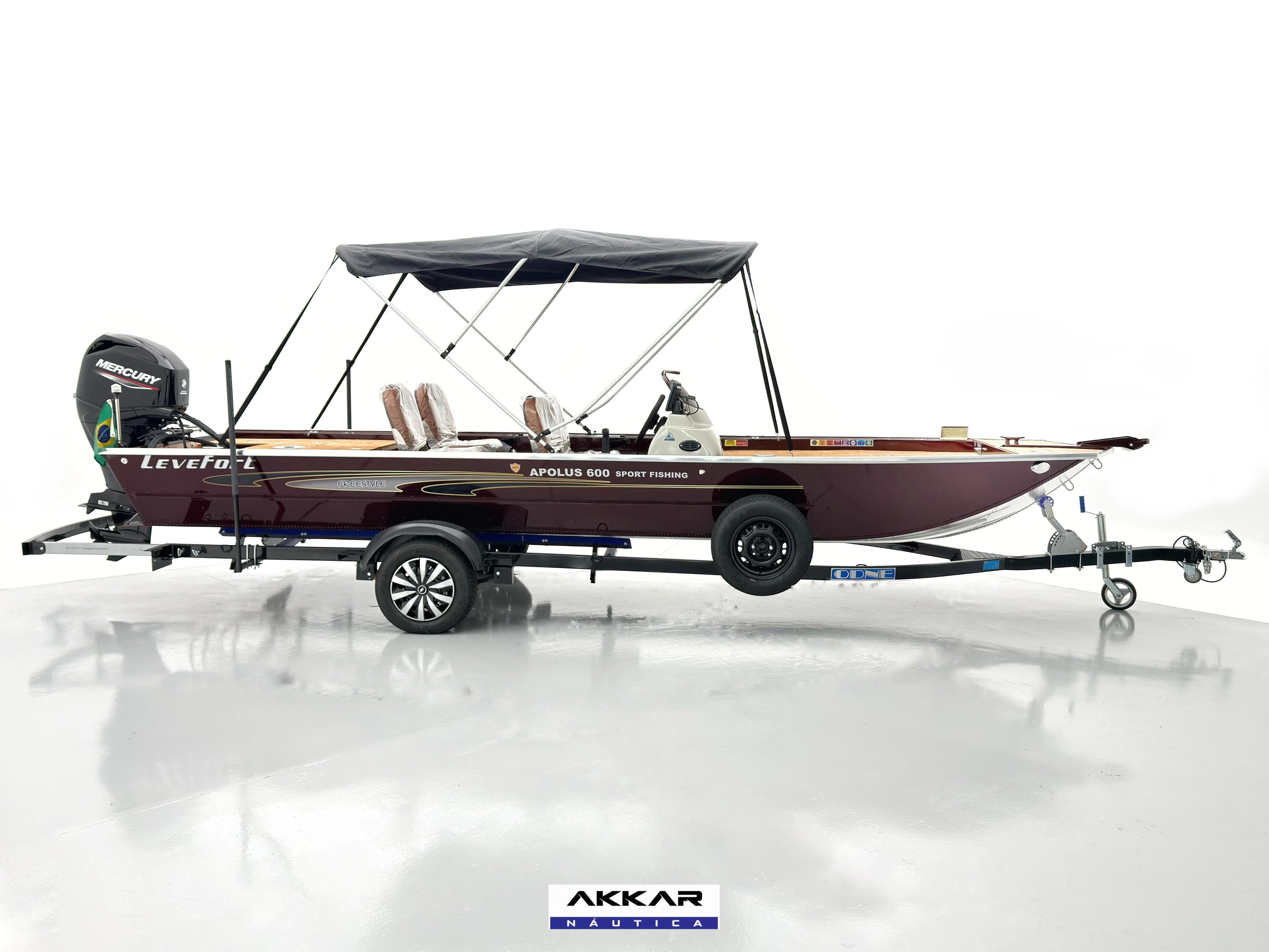 Barco lancha Levefort Apolus 600 + Motor popa Mercury 60HP ELPT EF + Carreta rodoviária