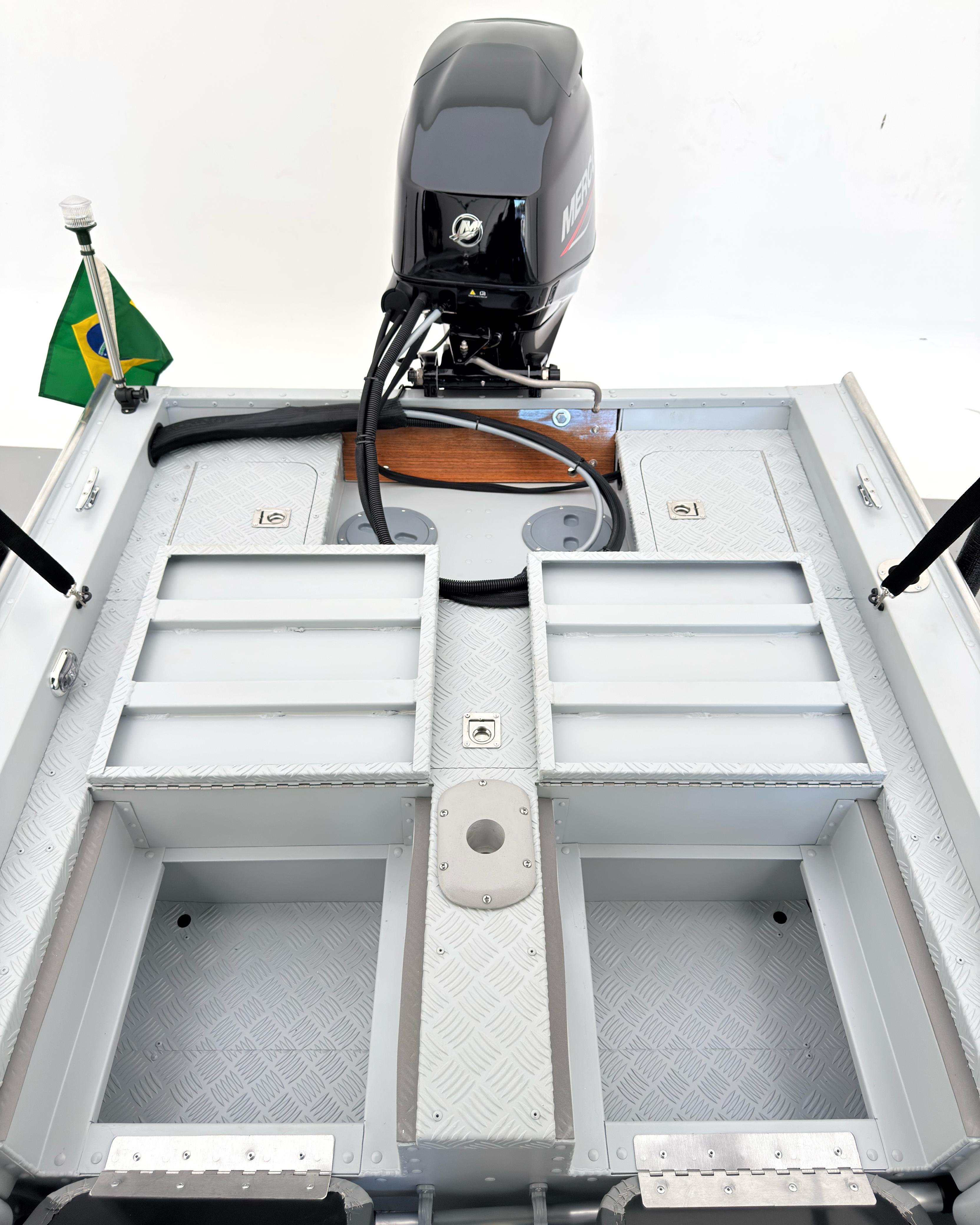 Barco lancha Levefort Apolus TR CLX + Motor popa Mercury 40HP 4 Tempos + Carreta rodoviária
