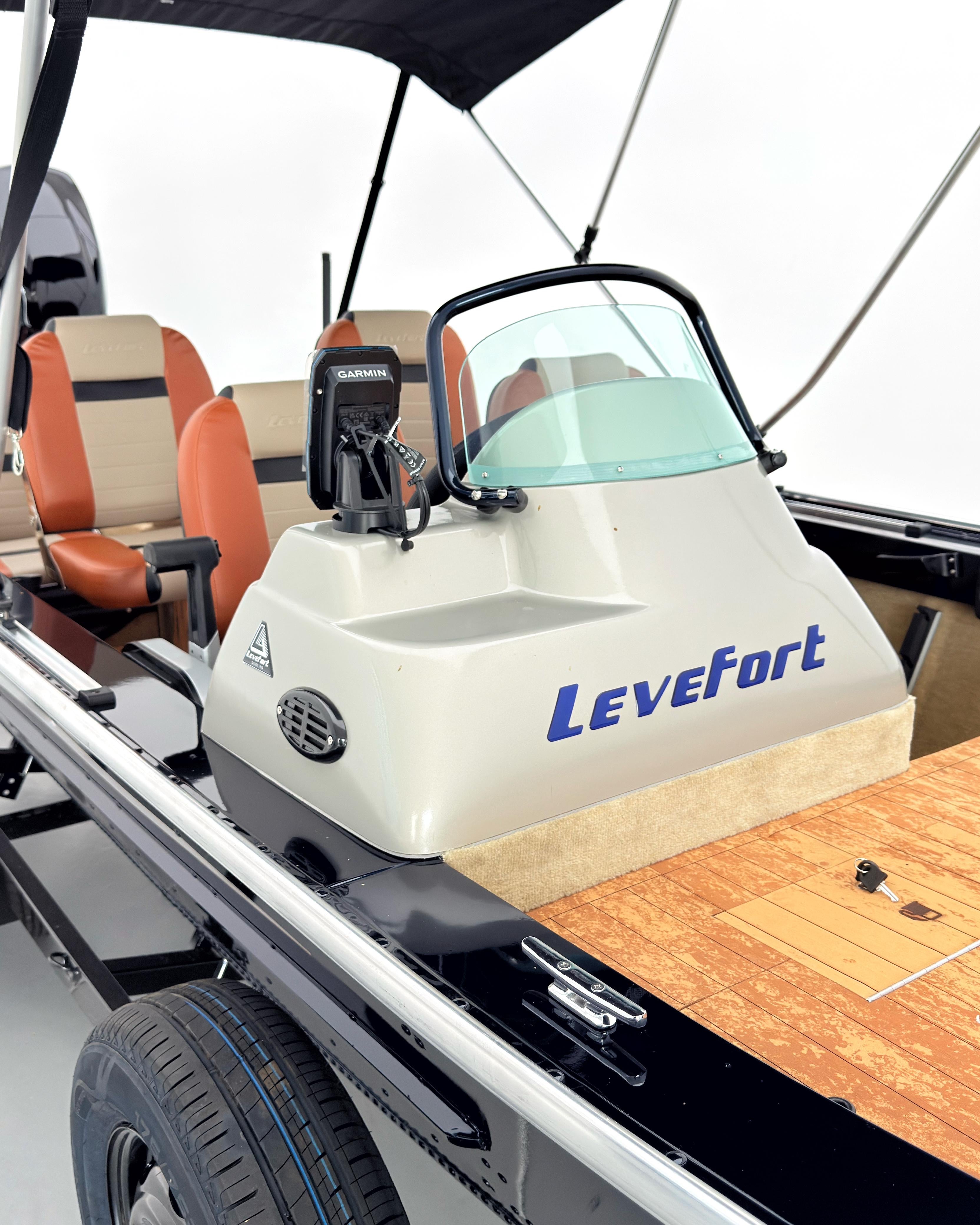 Barco Levefort Marfim 6.0 Sport Fishing Freestyle + Motor 60HP + Carreta rodoviária