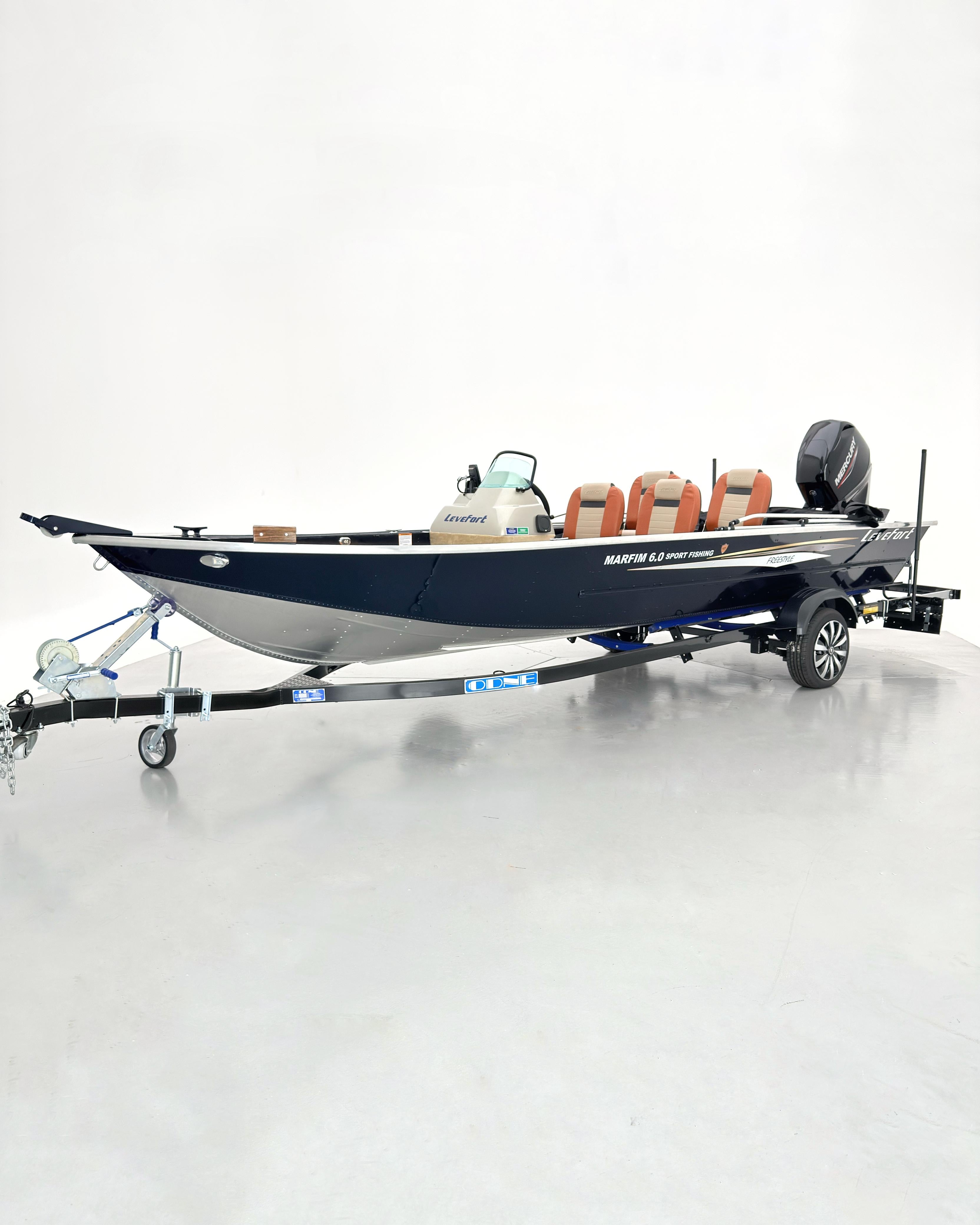 Barco Levefort Marfim 6.0 Sport Fishing Freestyle + Motor 60HP + Carreta rodoviária