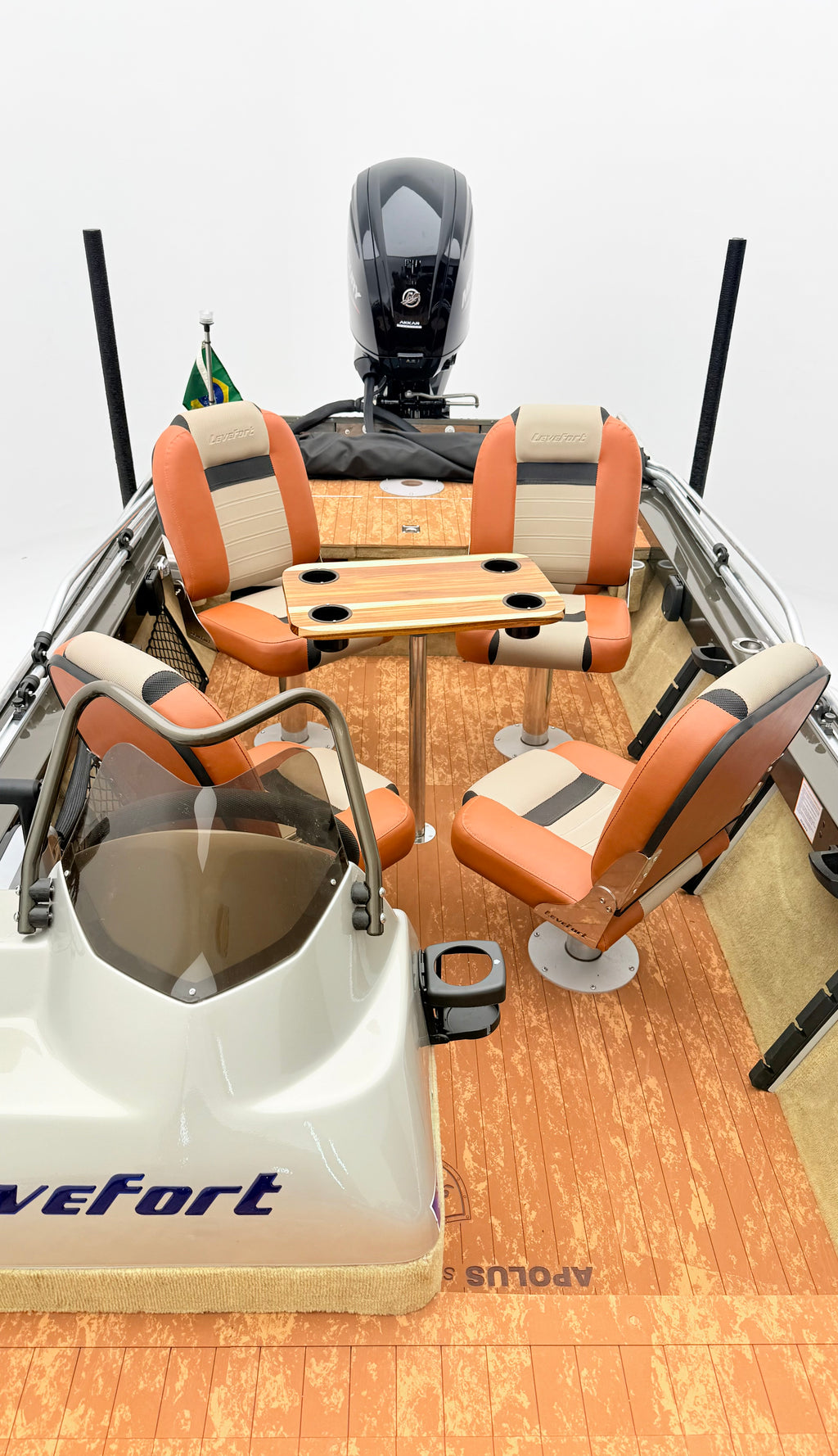 Barco lancha Levefort Apolus 600 S + Motor popa Mercury 100HP ELPT EFI + Carreta rodoviária