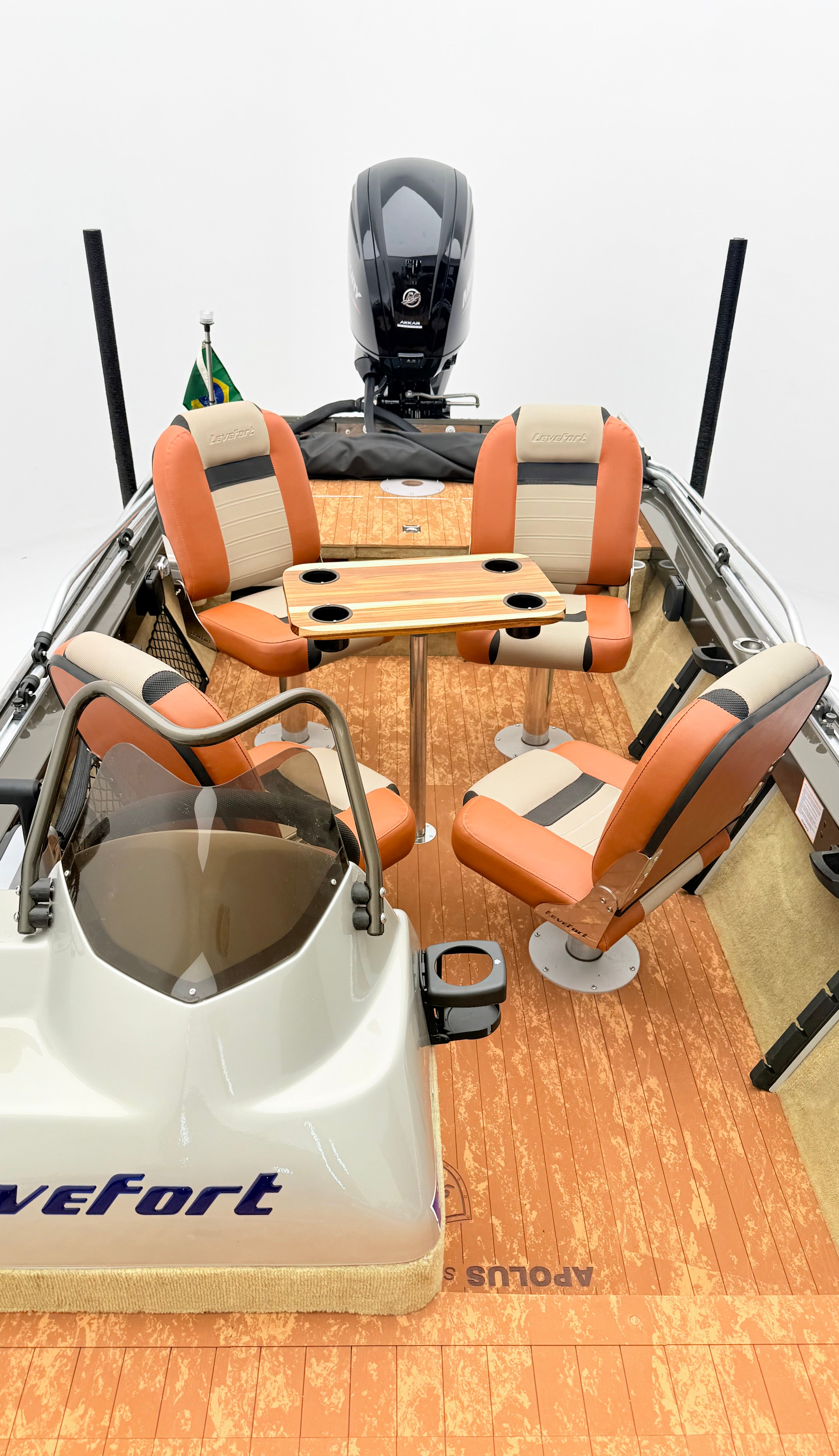 Barco lancha Levefort Apolus 600 S + Motor popa Mercury 100HP ELPT EFI + Carreta rodoviária