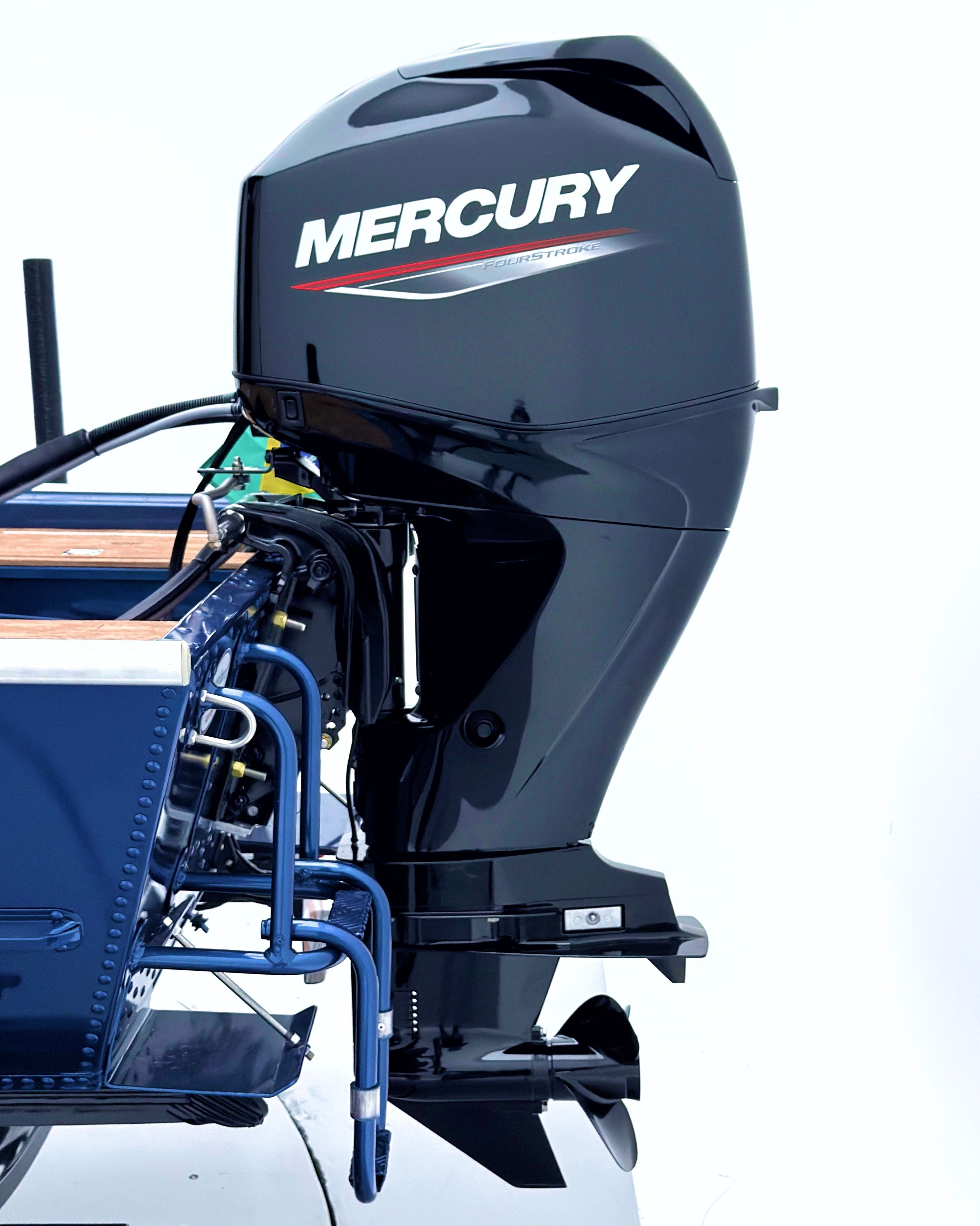 Barco lancha Levefort Apolus 600 + Motor popa Mercury 60HP ELPT EF + Carreta rodoviária