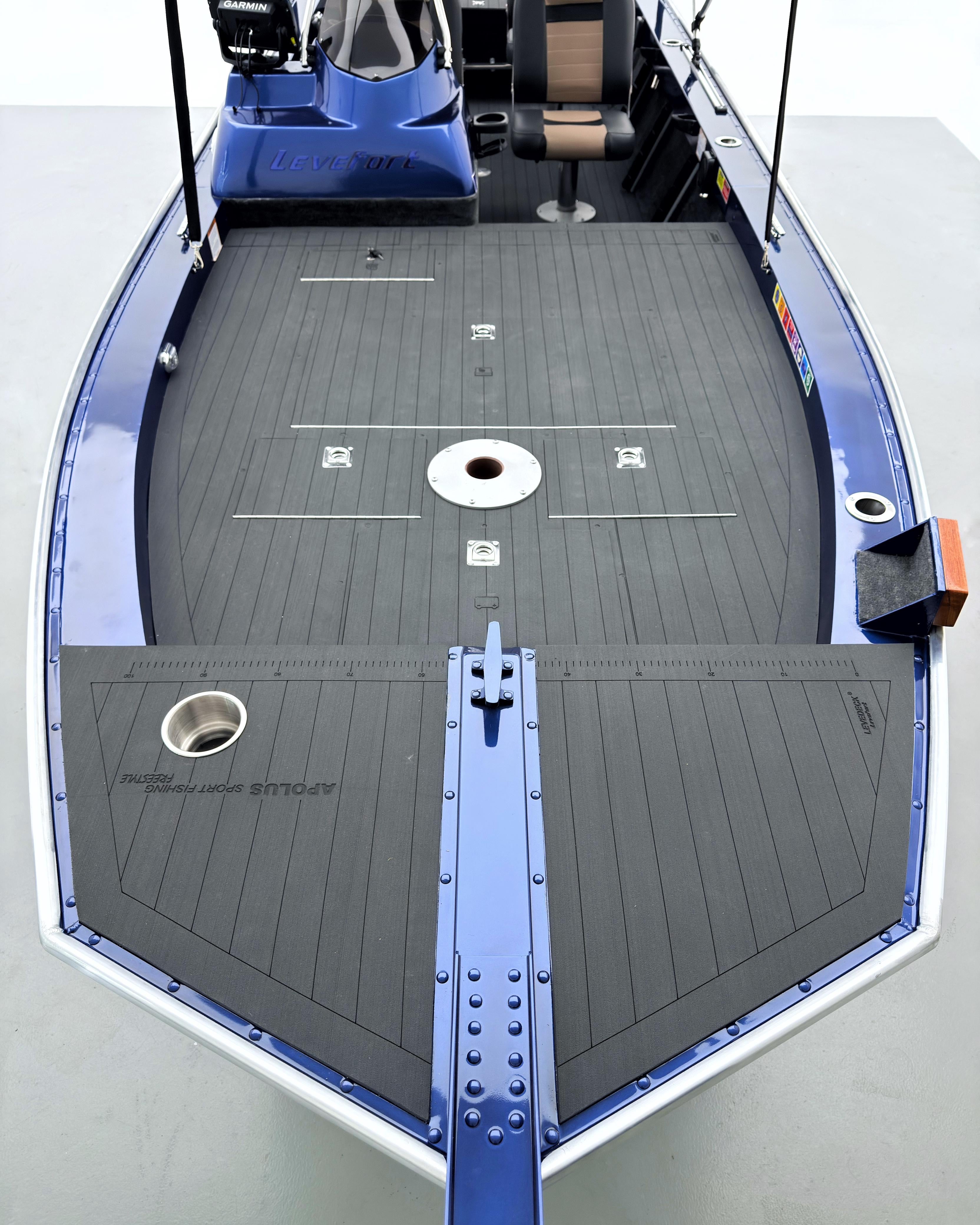 Barco lancha Levefort Apolus 600 + Motor popa Mercury 60HP ELPT EF + Carreta rodoviária