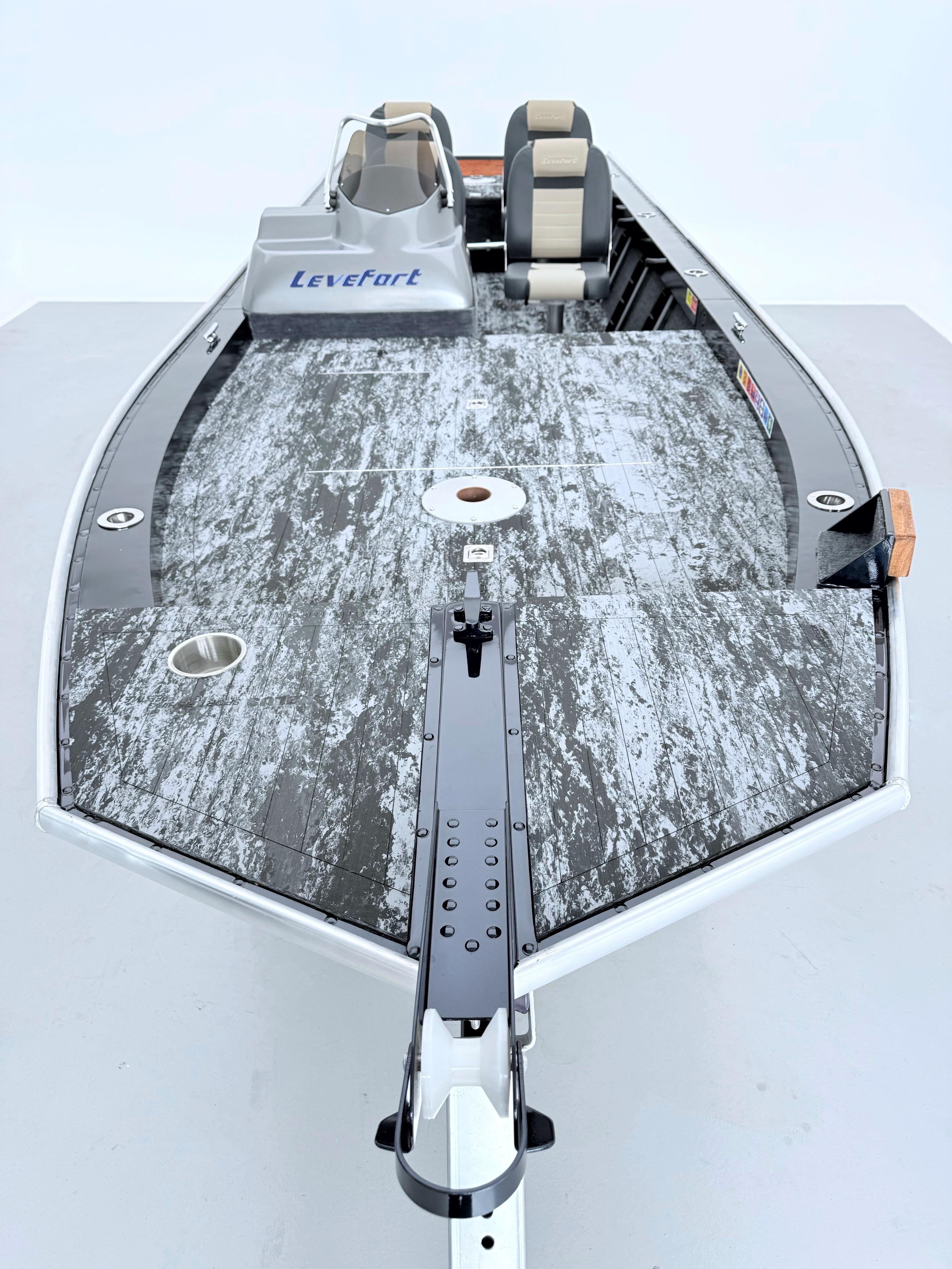 Barco lancha Levefort Apolus 600 S + Motor popa Mercury 100HP ELPT EFI + Carreta rodoviária