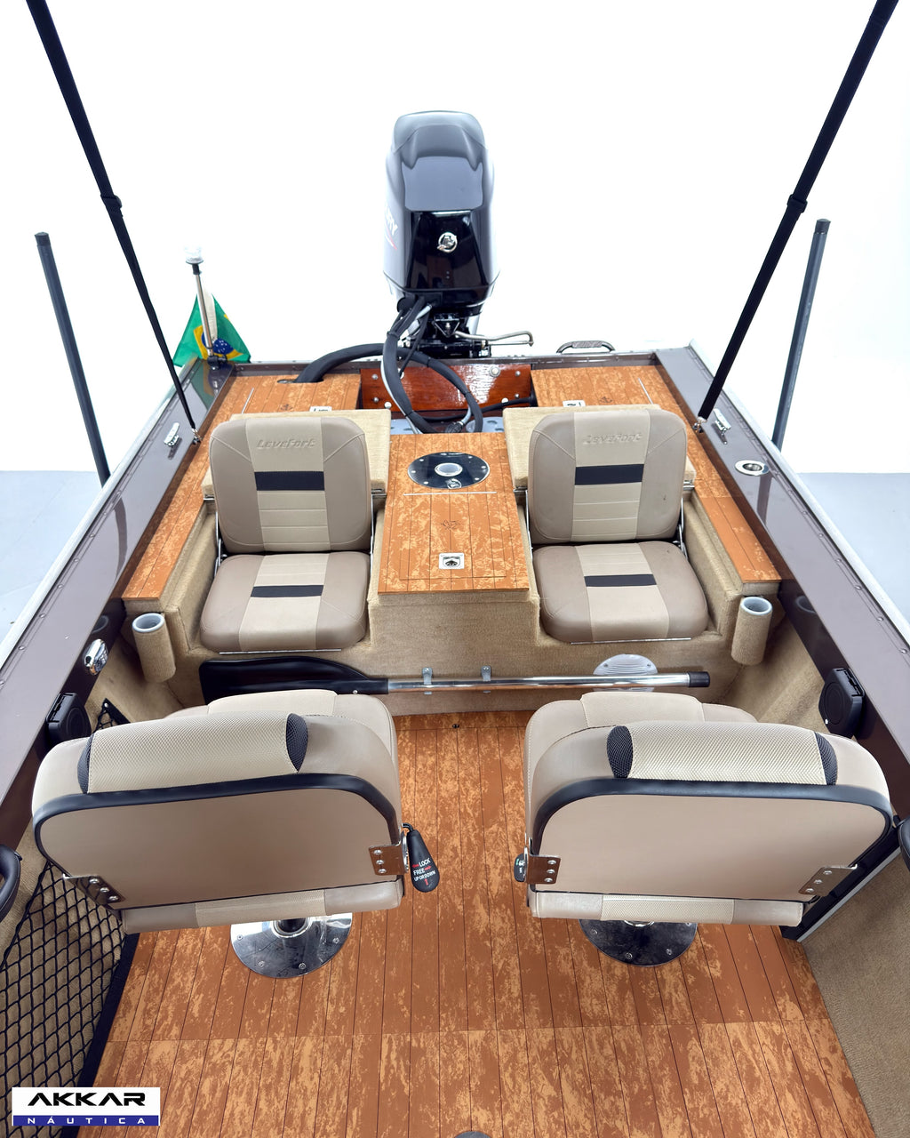 Barco lancha Levefort Apolus 600 + Motor popa Mercury 60HP ELPT EF + Carreta rodoviária