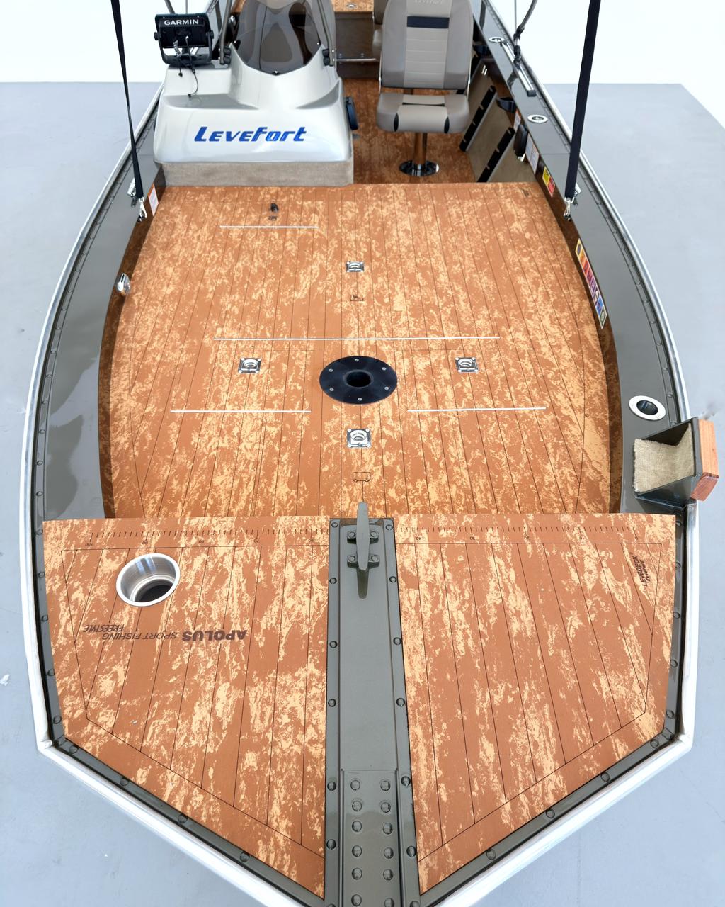 Barco lancha Levefort Apolus 600 + Motor popa Mercury 60HP ELPT EF + Carreta rodoviária
