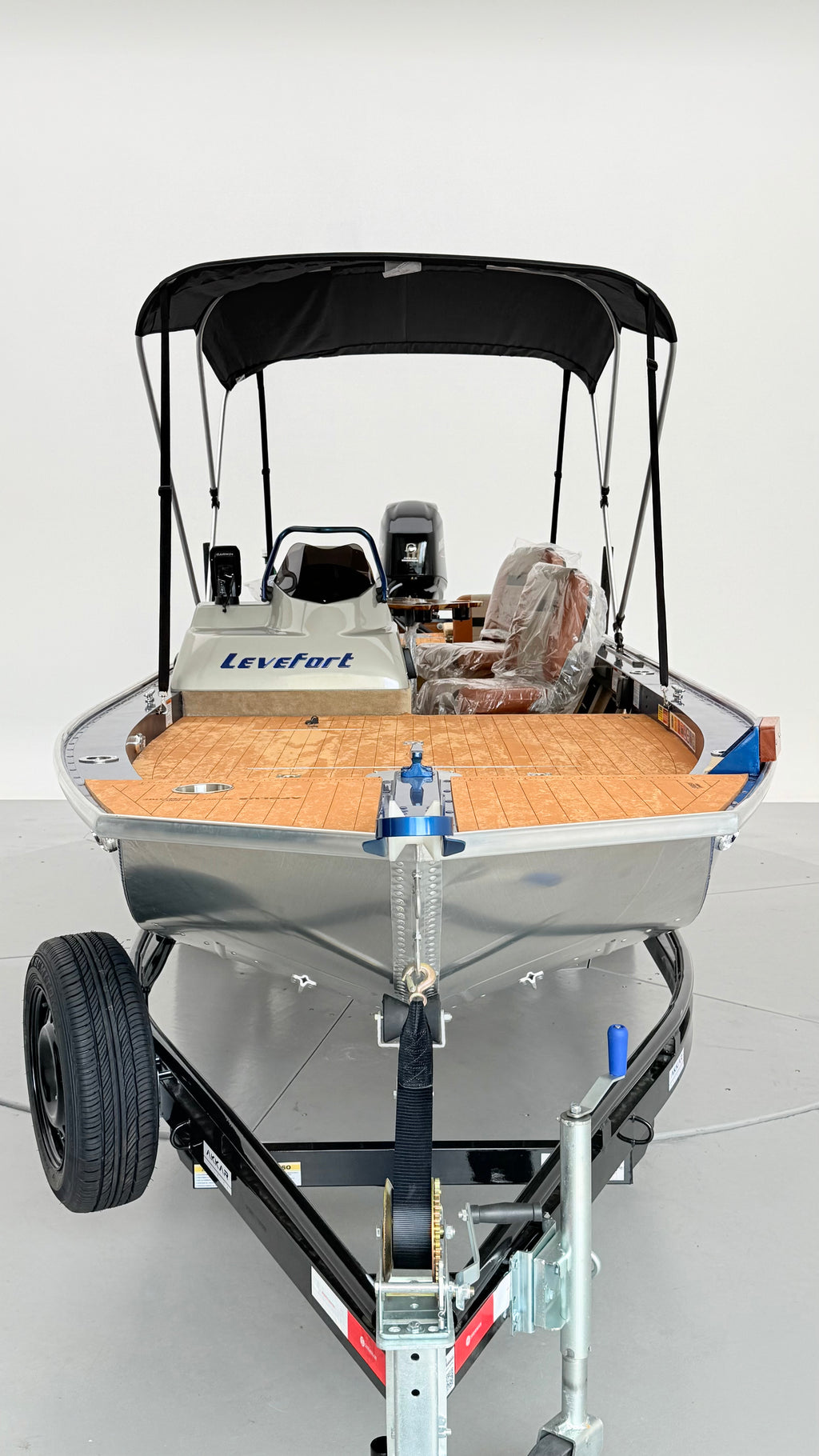 Barco lancha Levefort Apolus 600 + Motor popa Mercury 60HP ELPT EF + Carreta rodoviária