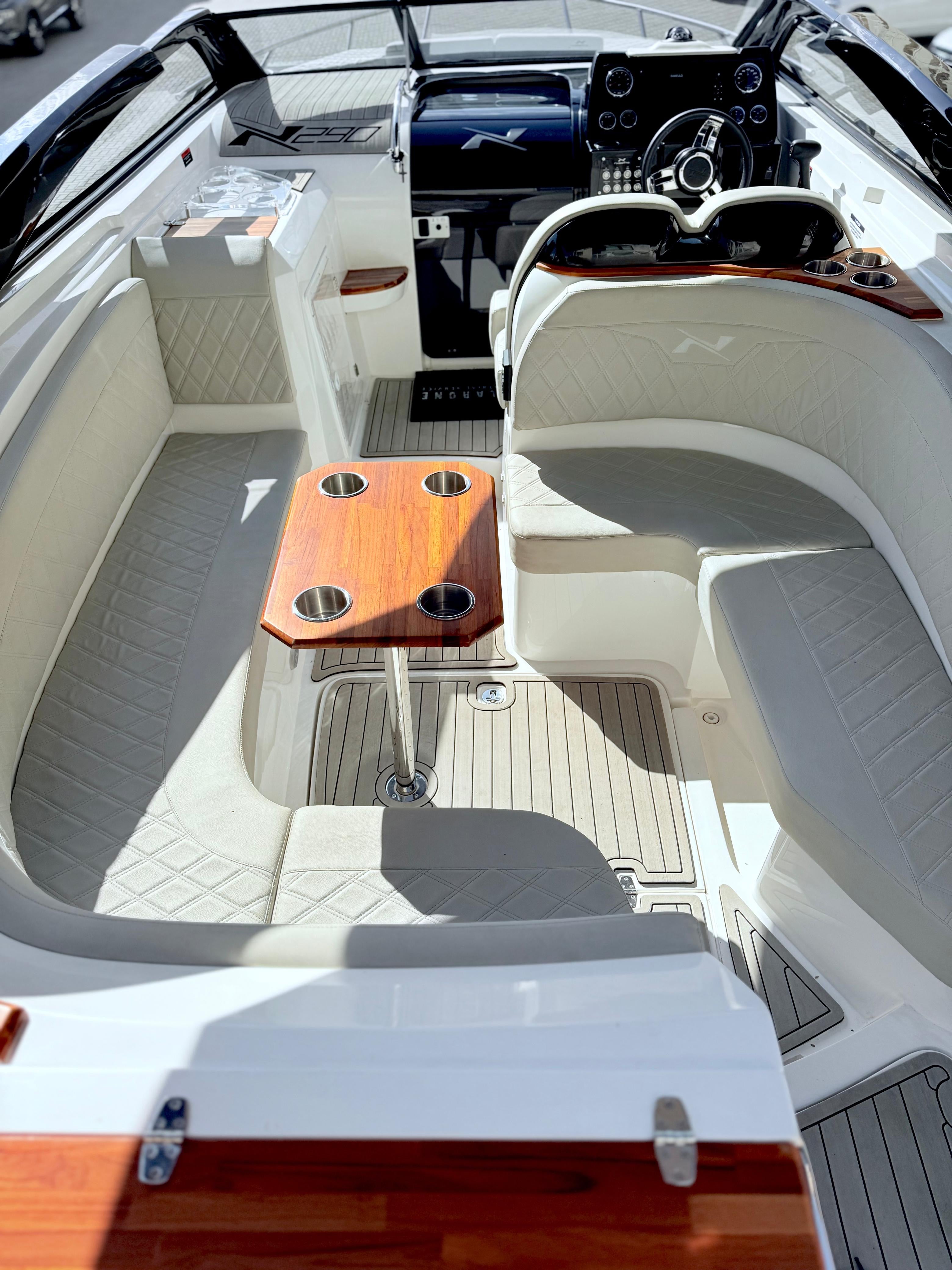 Barco lancha NX 290