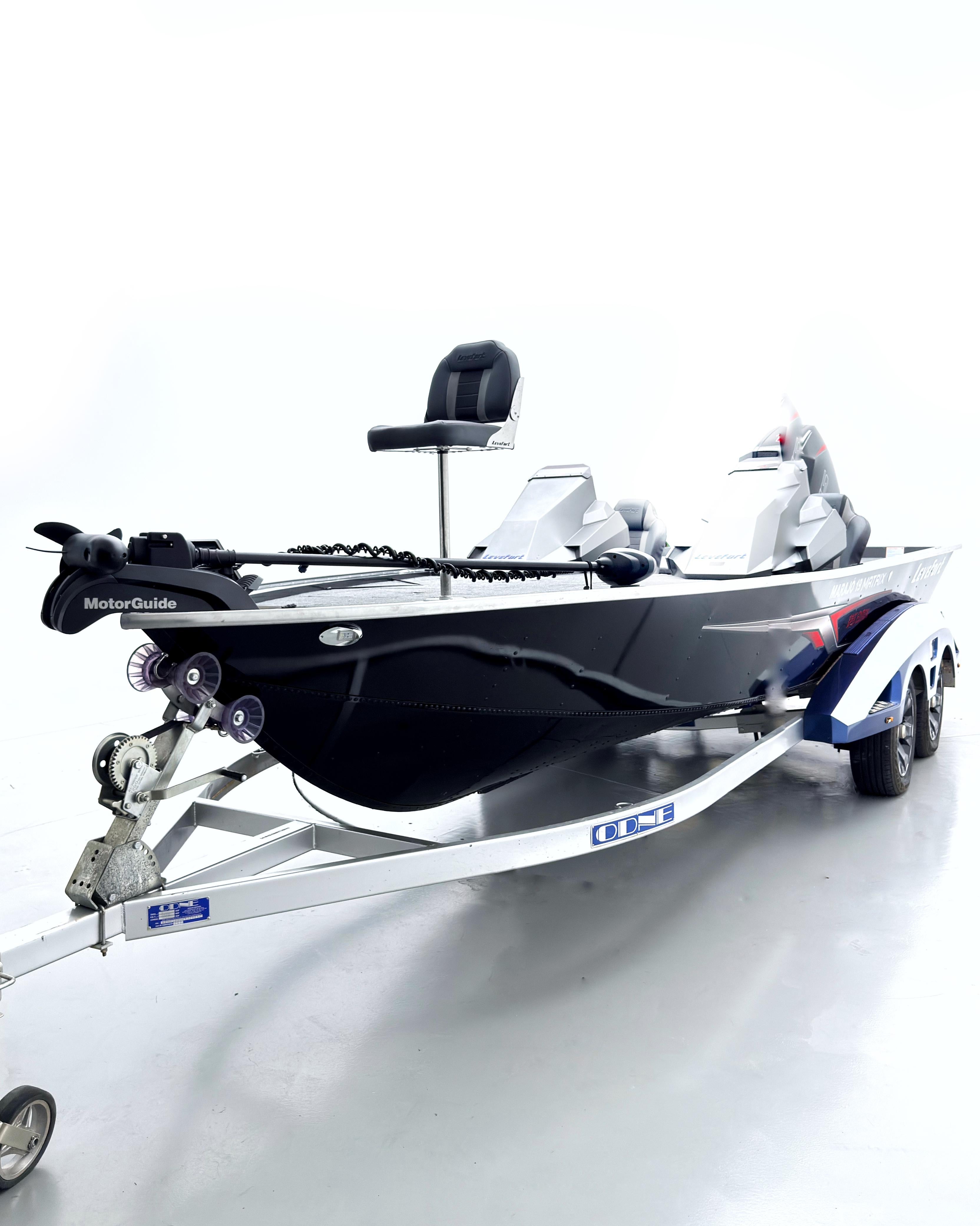 Barco lancha Levefort Marajó 19 Matrix BASS EDITION + MOTOR 175 HP + Carreta rodoviária