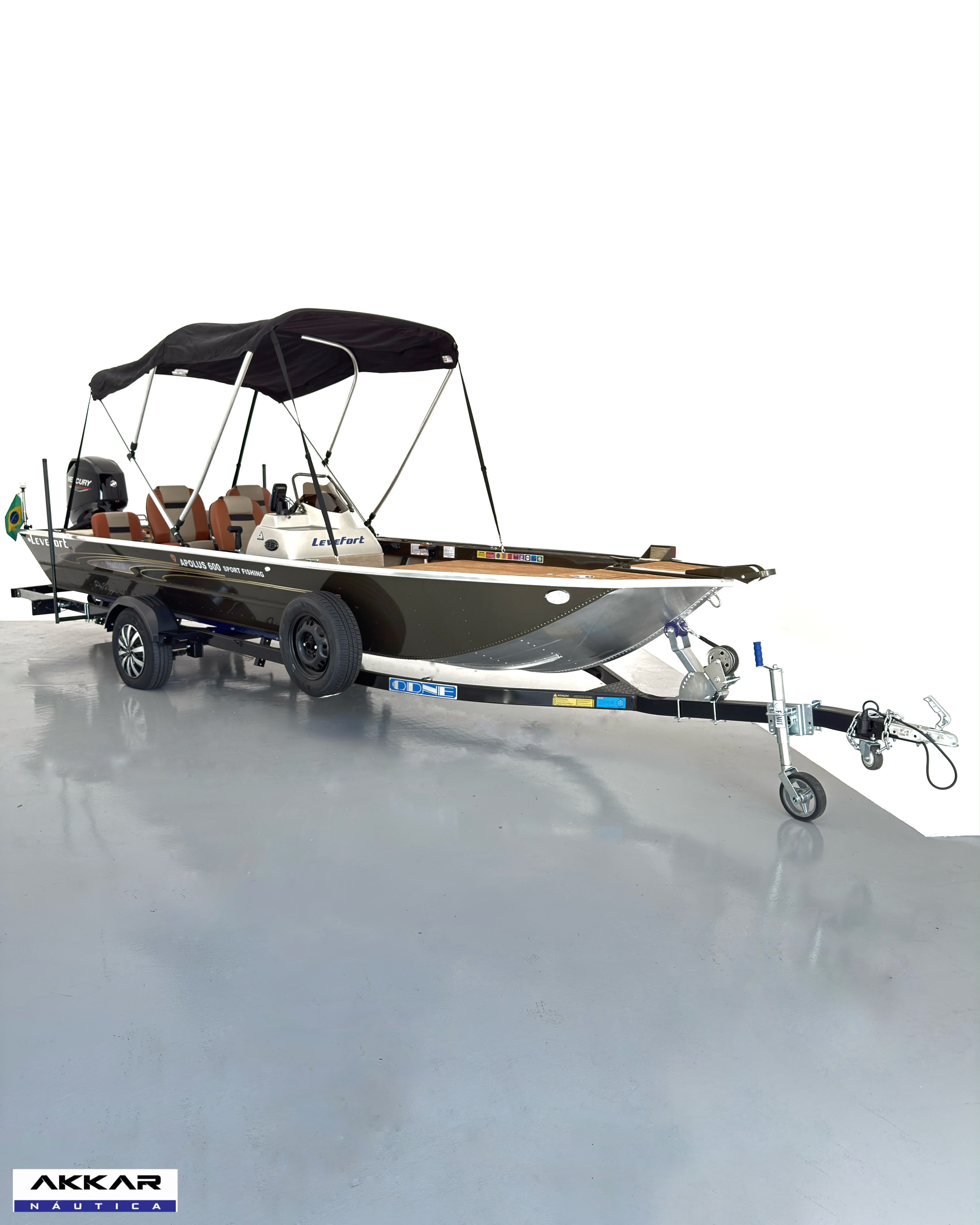 Barco lancha Levefort Apolus 600 + Motor popa Mercury 60HP ELPT EF + Carreta rodoviária