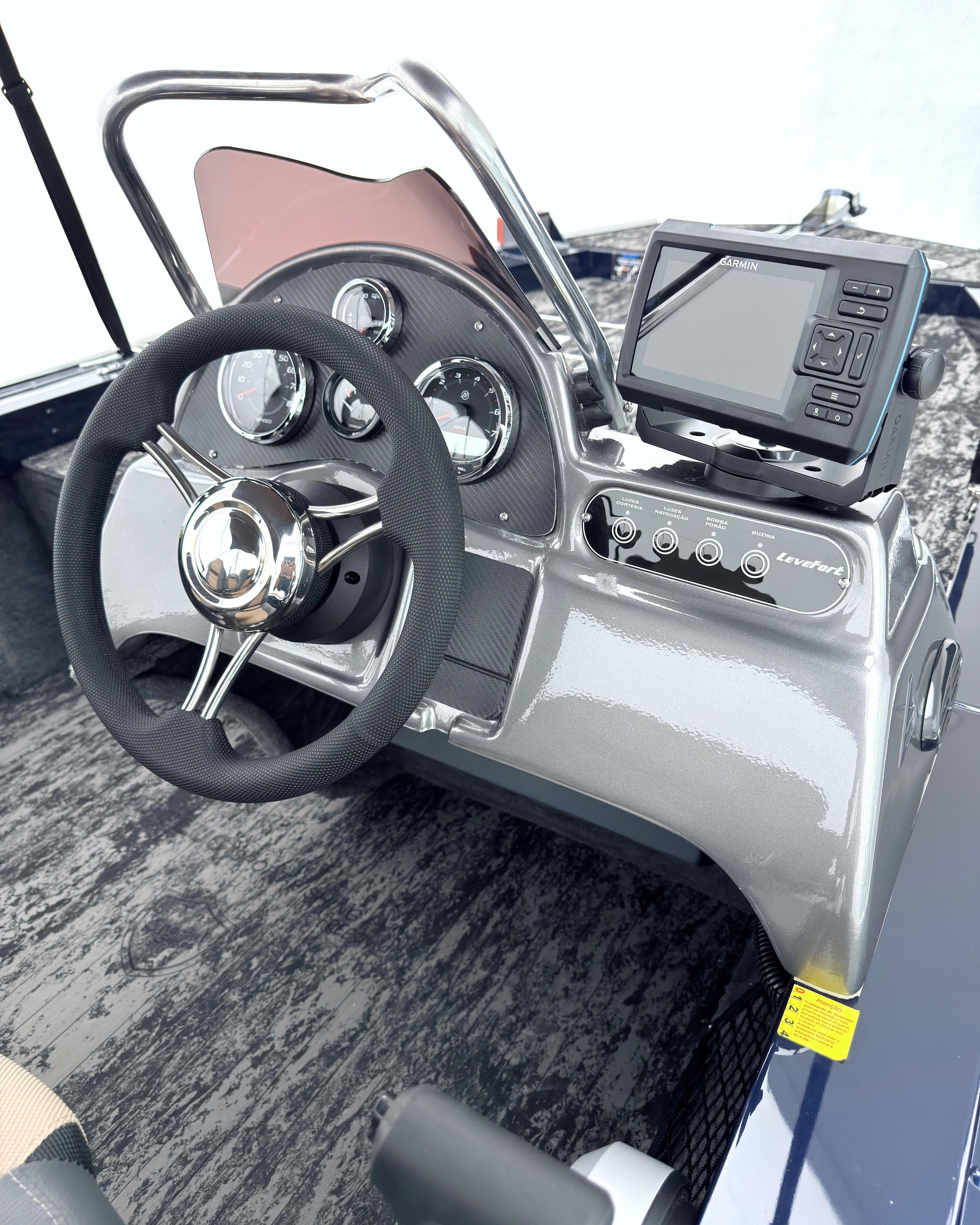 Barco lancha Levefort Apolus 600 S + Motor popa Mercury 100HP ELPT EFI + Carreta rodoviária