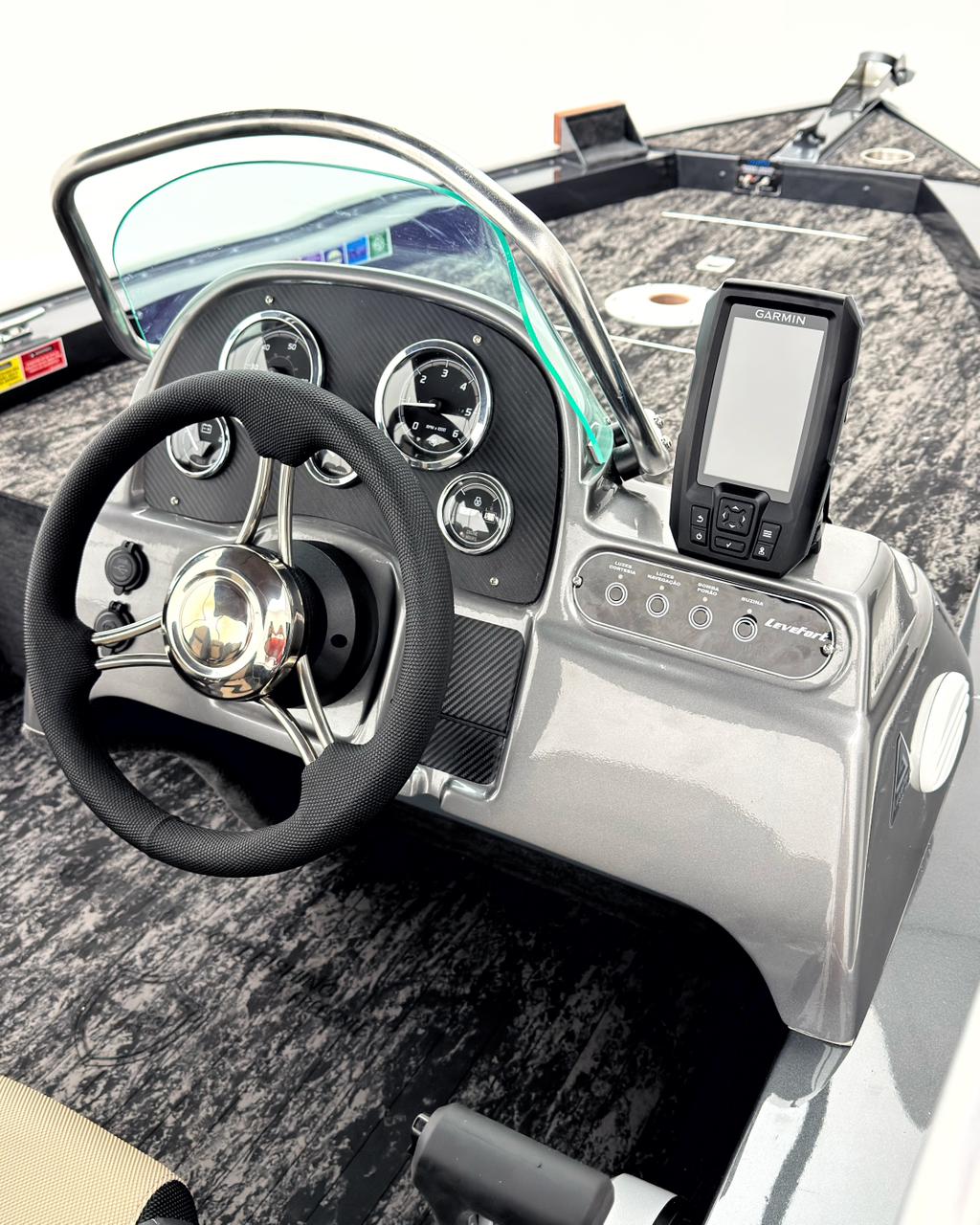 Barco Levefort Marfim 6.0 Sport Fishing Freestyle + Motor 60HP + Carreta rodoviária