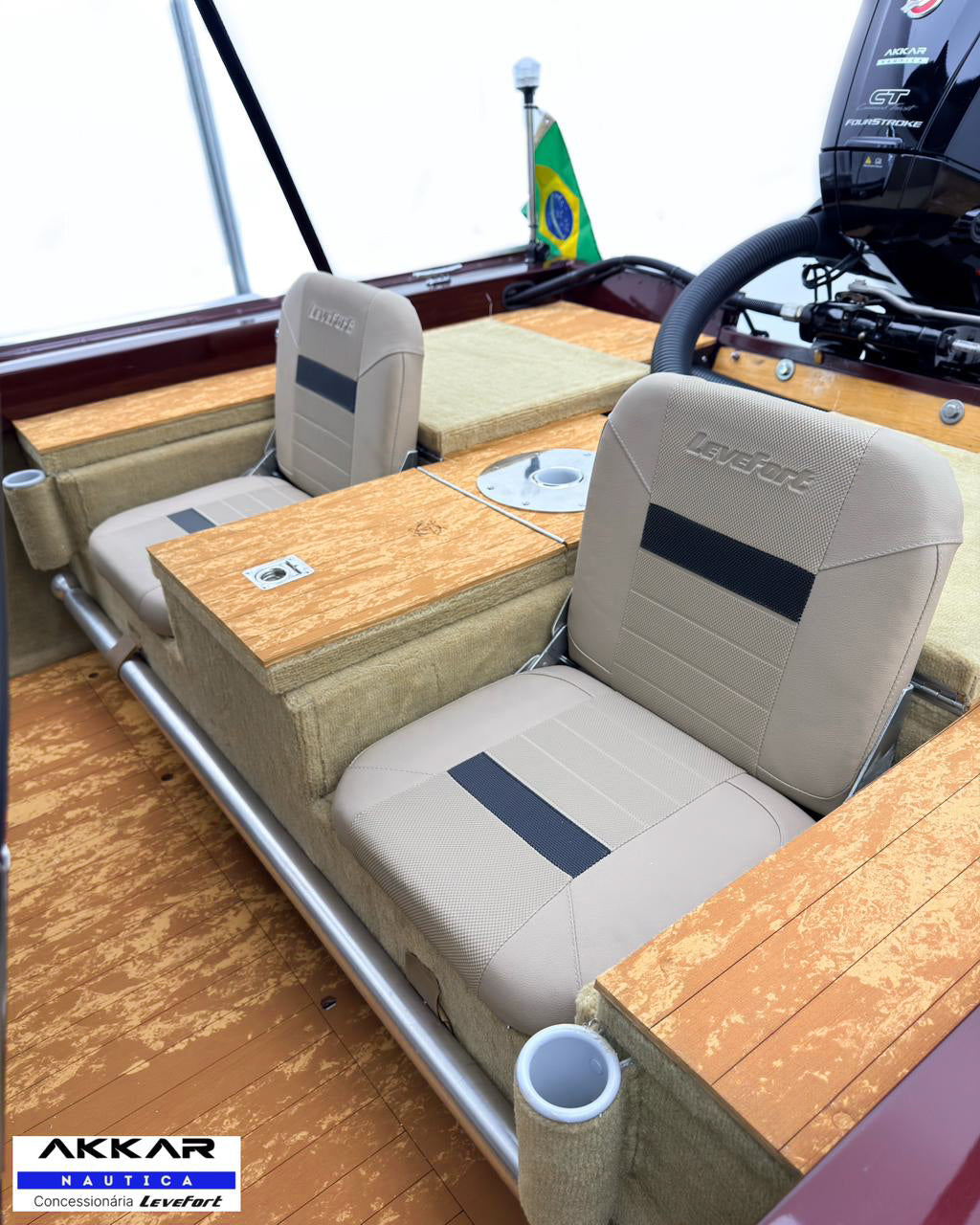 Barco Levefort Apolus Large FREESTYLE + Motor 115HP + Carreta com freio