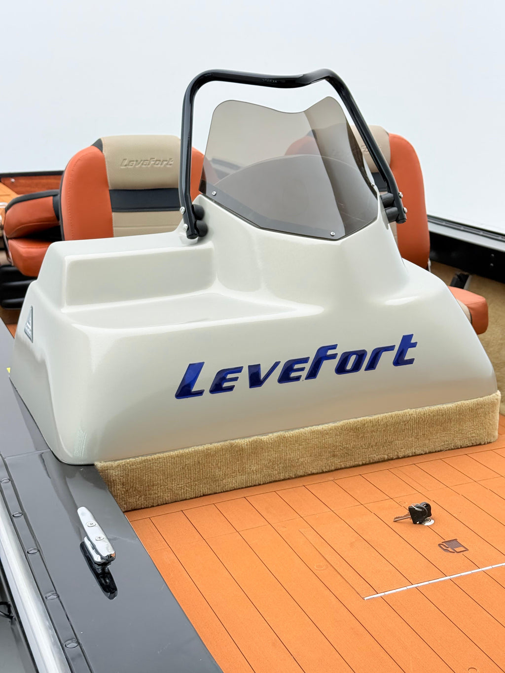 Casco Levefort Apolus 600 Sport Fishing