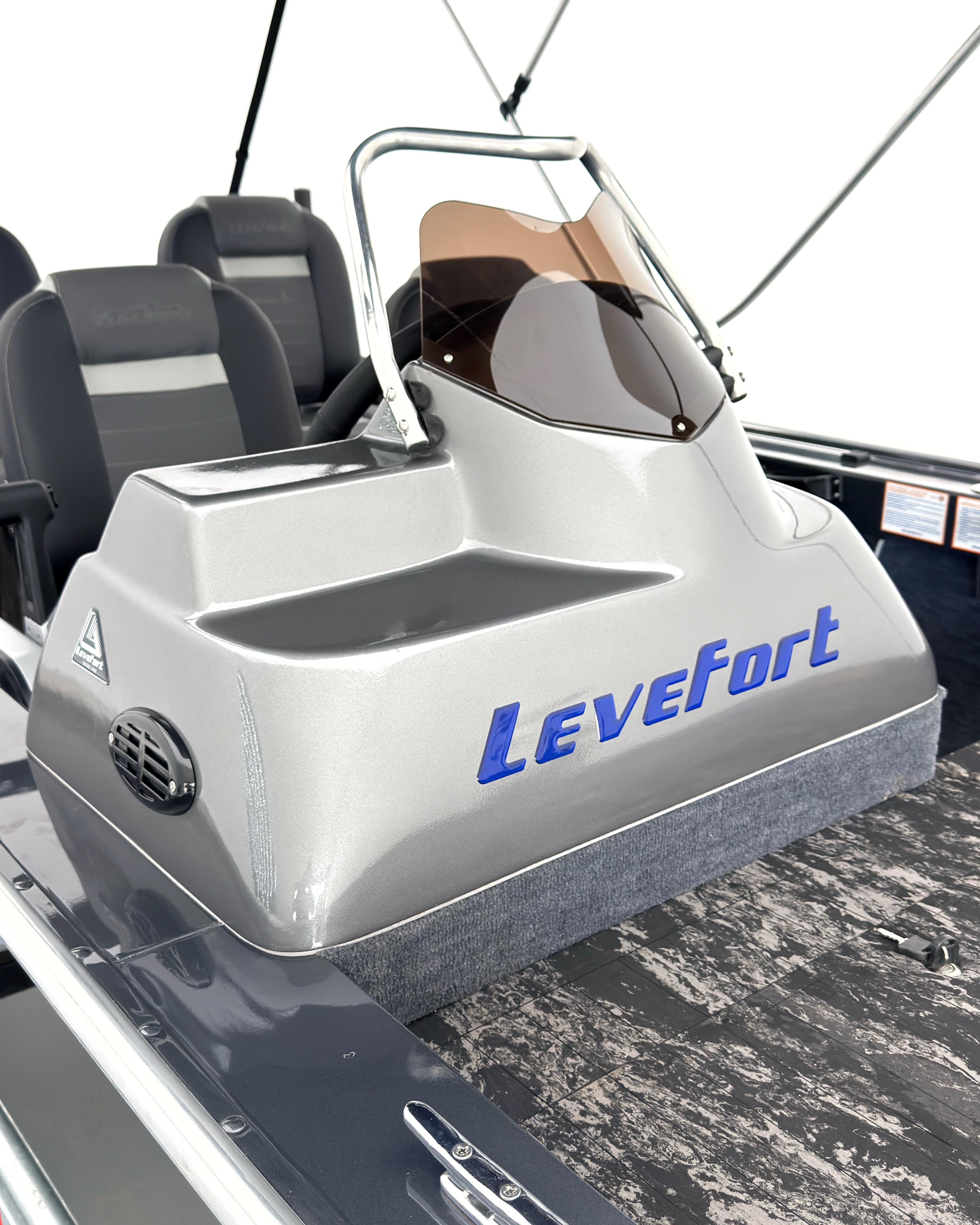 Barco lancha Levefort Apolus 600 S + Motor popa Mercury 100HP ELPT EFI + Carreta rodoviária