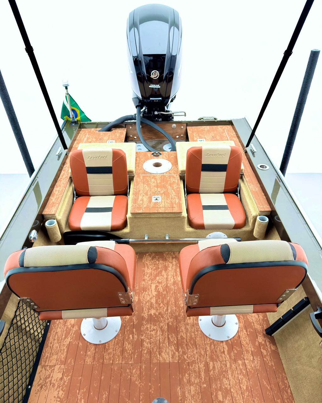 Barco lancha Levefort Apolus 600 S + Motor popa Mercury 100HP ELPT EFI + Carreta rodoviária