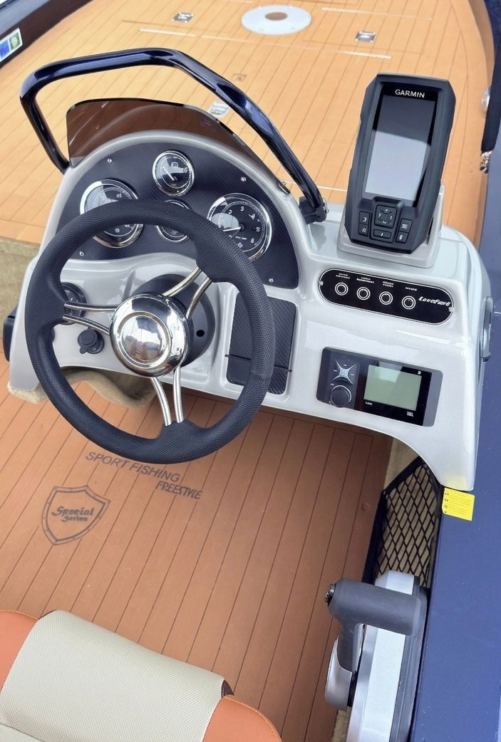 Barco Levefort Marfim Sport Fishing Freestyle 6.0 + Motor 60HP + Carreta rodoviária