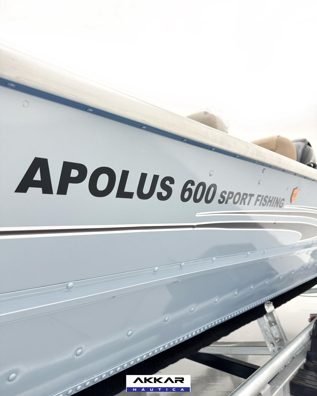 Barco lancha Levefort Apolus 600 + Motor popa Mercury 60HP ELPT EF + Carreta rodoviária