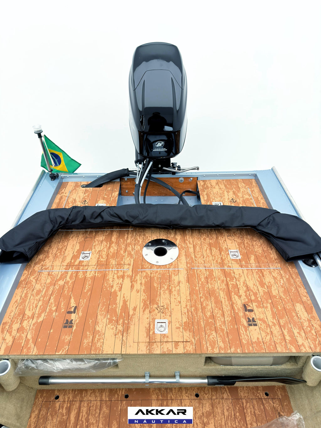 Barco lancha Levefort Apolus 600 + Motor popa Mercury 60HP ELPT EF + Carreta rodoviária