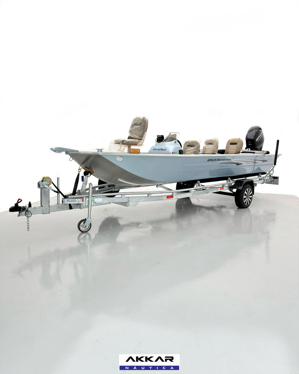 Barco lancha Levefort Apolus 600 + Motor popa Mercury 60HP ELPT EF + Carreta rodoviária