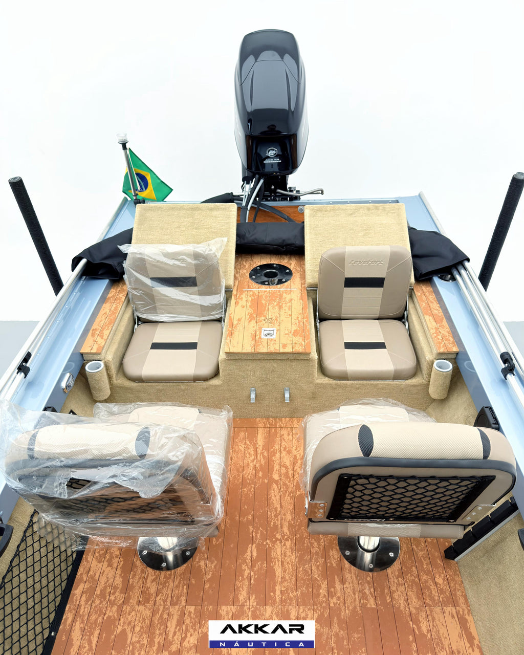 Barco lancha Levefort Apolus 600 + Motor popa Mercury 60HP ELPT EF + Carreta rodoviária