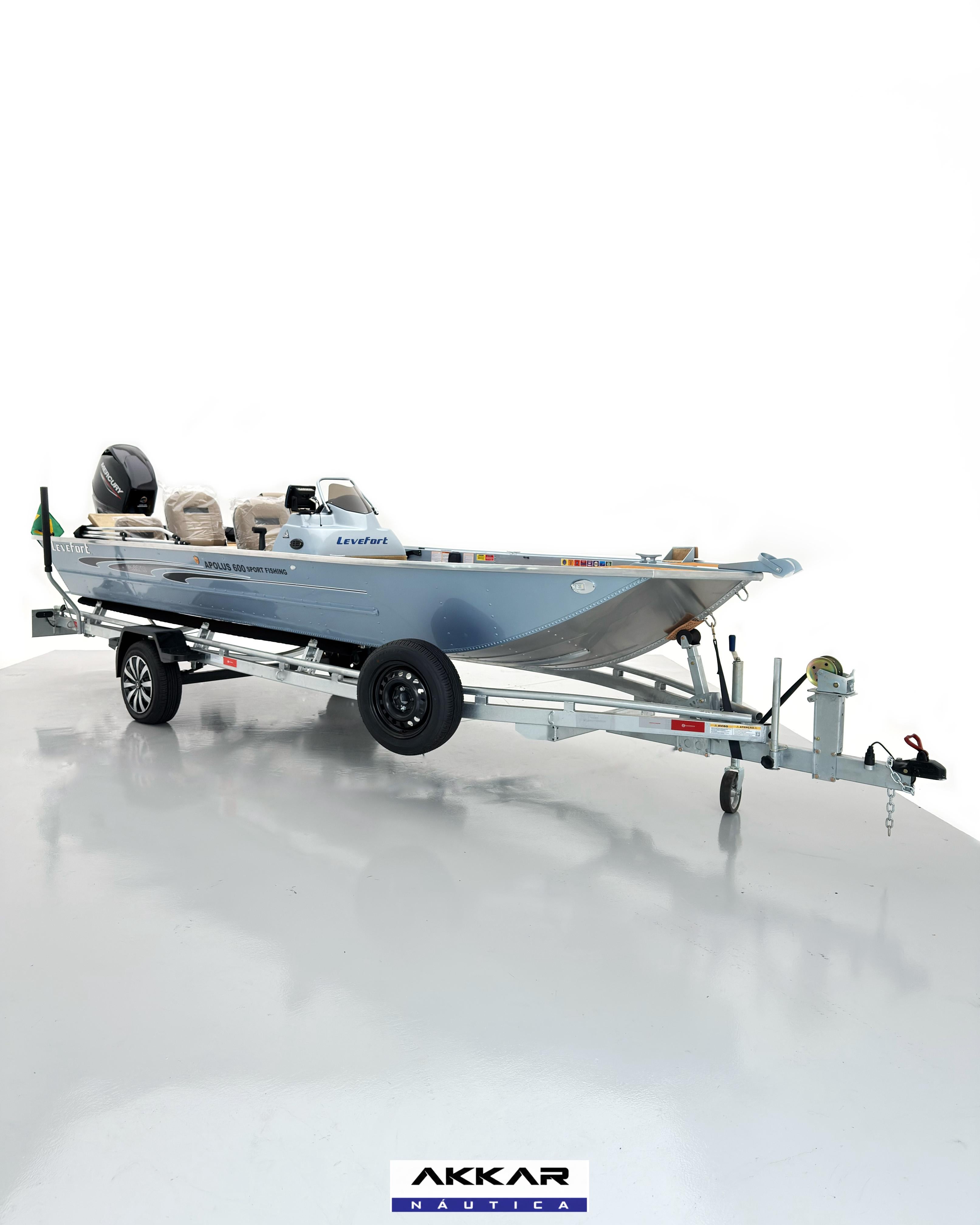 Barco lancha Levefort Apolus 600 + Motor popa Mercury 60HP ELPT EF + Carreta rodoviária