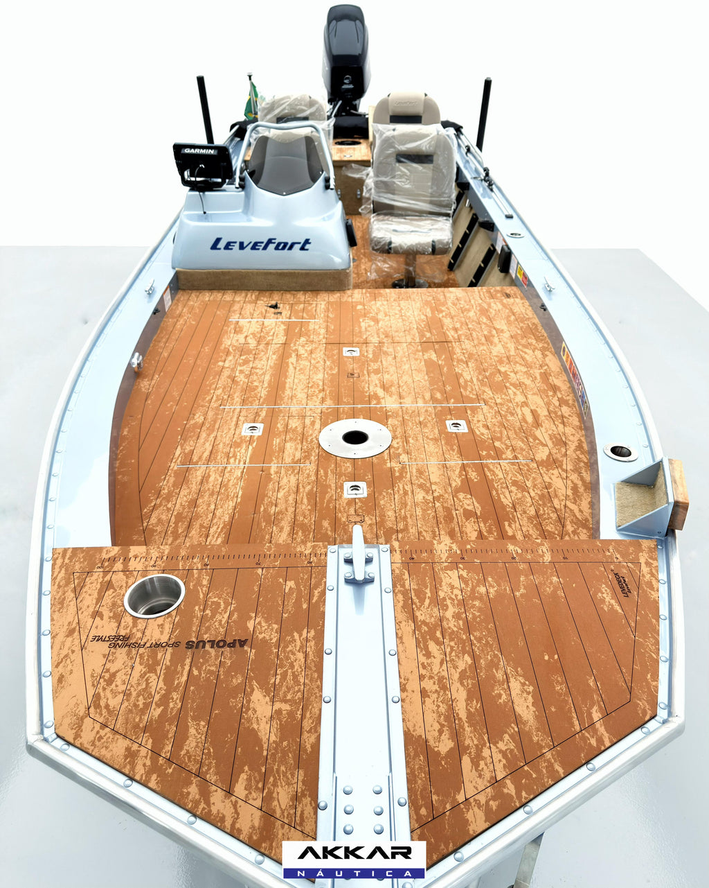 Barco lancha Levefort Apolus 600 + Motor popa Mercury 60HP ELPT EF + Carreta rodoviária