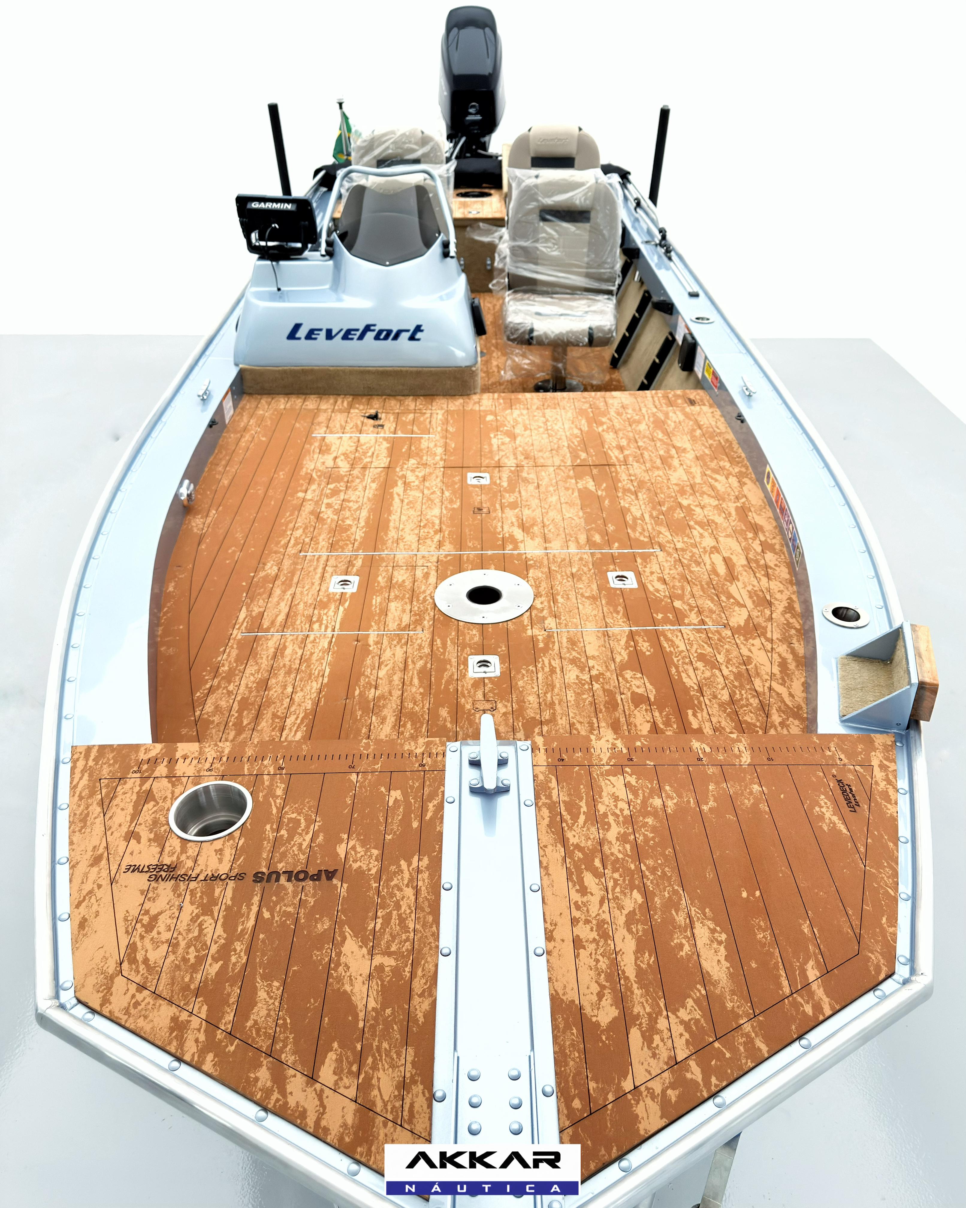 Barco lancha Levefort Apolus 600 + Motor popa Mercury 60HP ELPT EF + Carreta rodoviária
