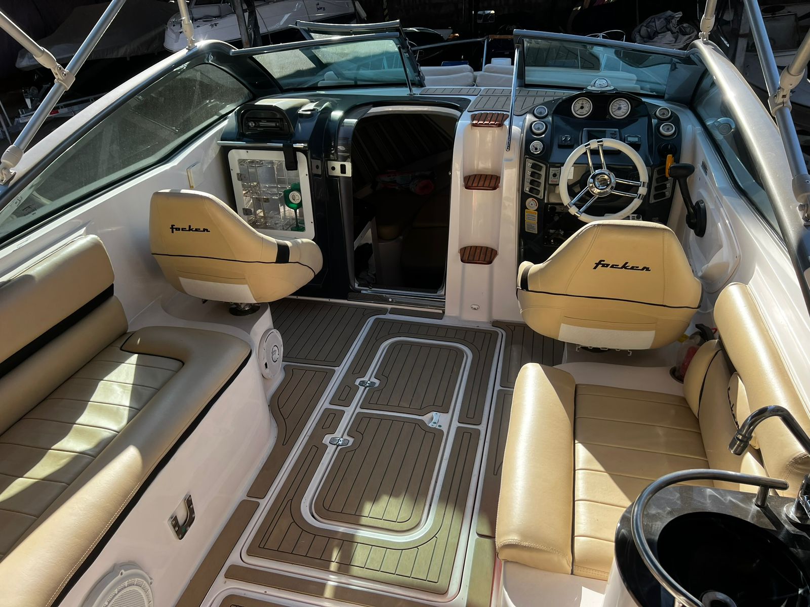 Lancha Focker 275