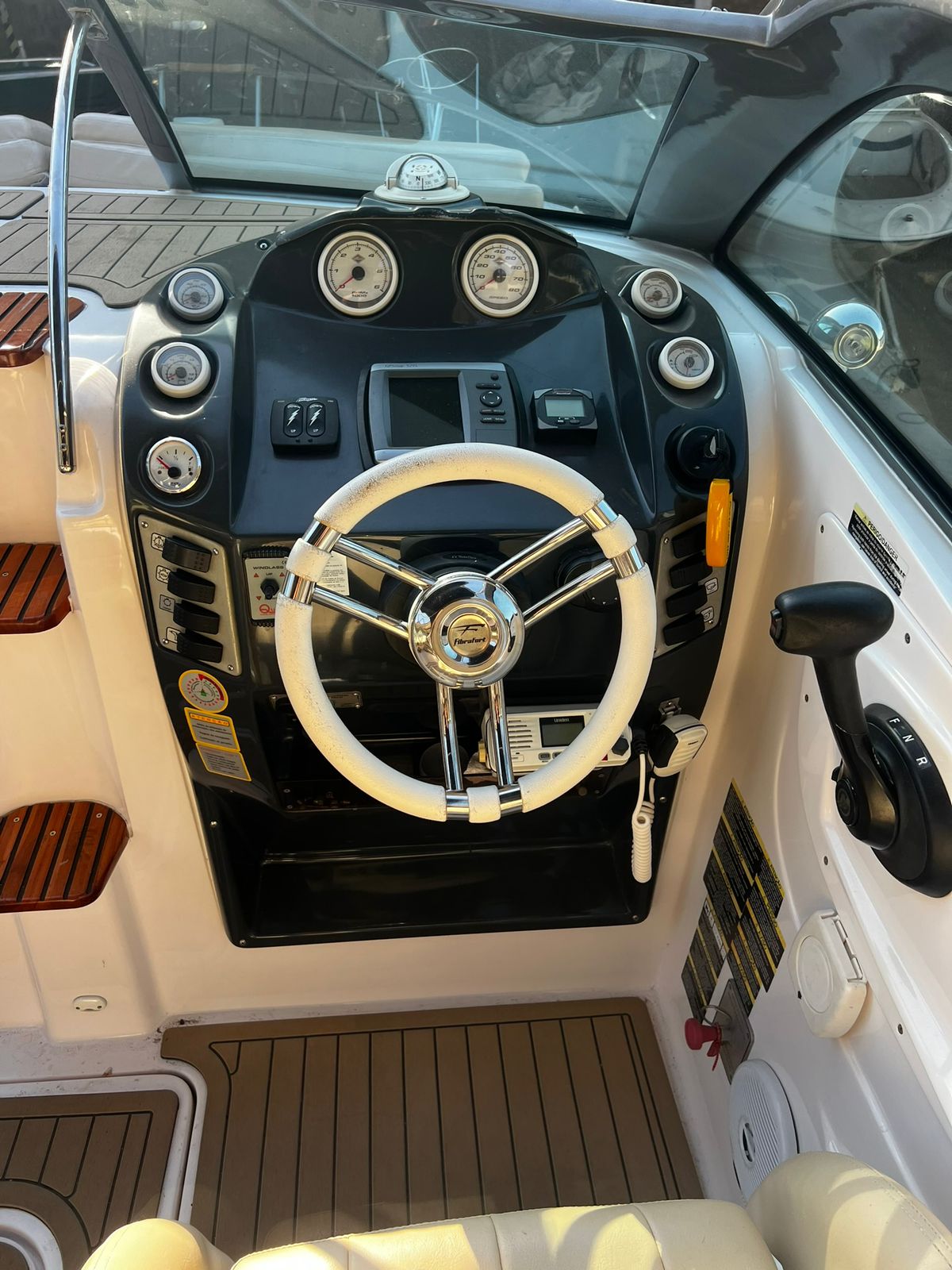 Lancha Focker 275