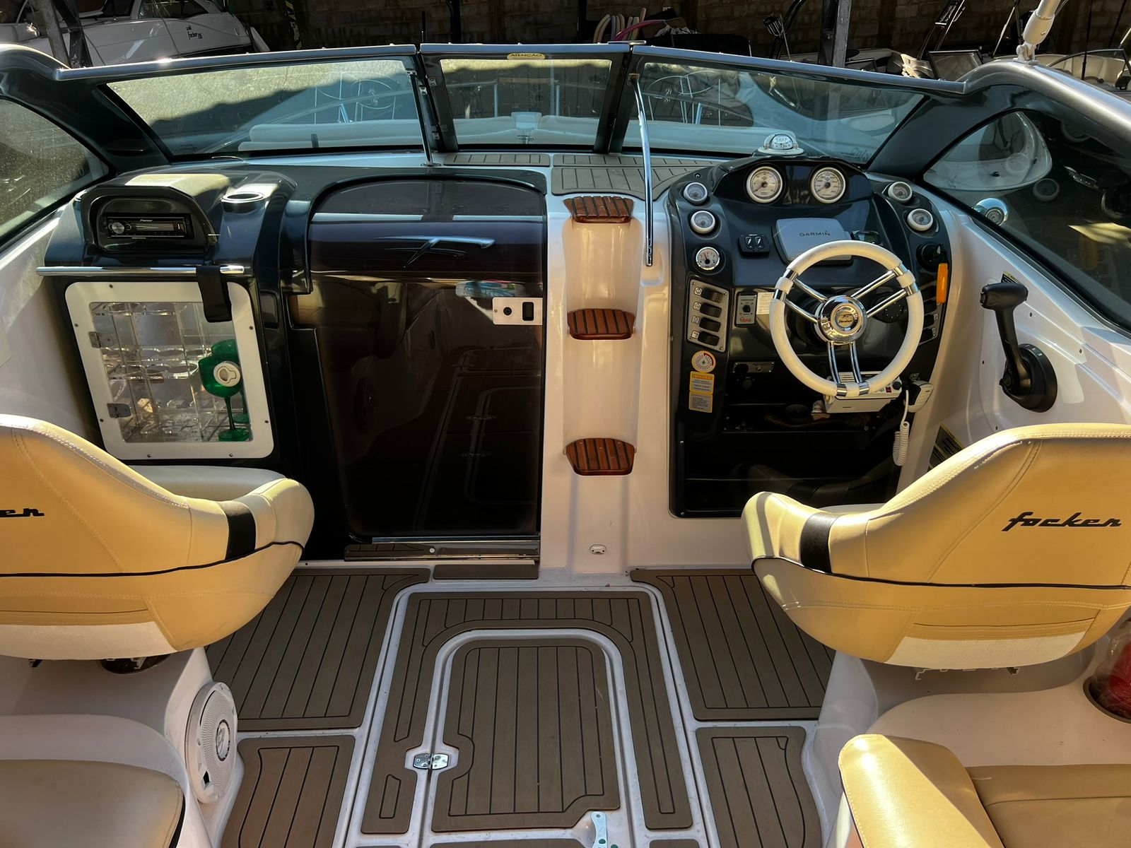Lancha Focker 275
