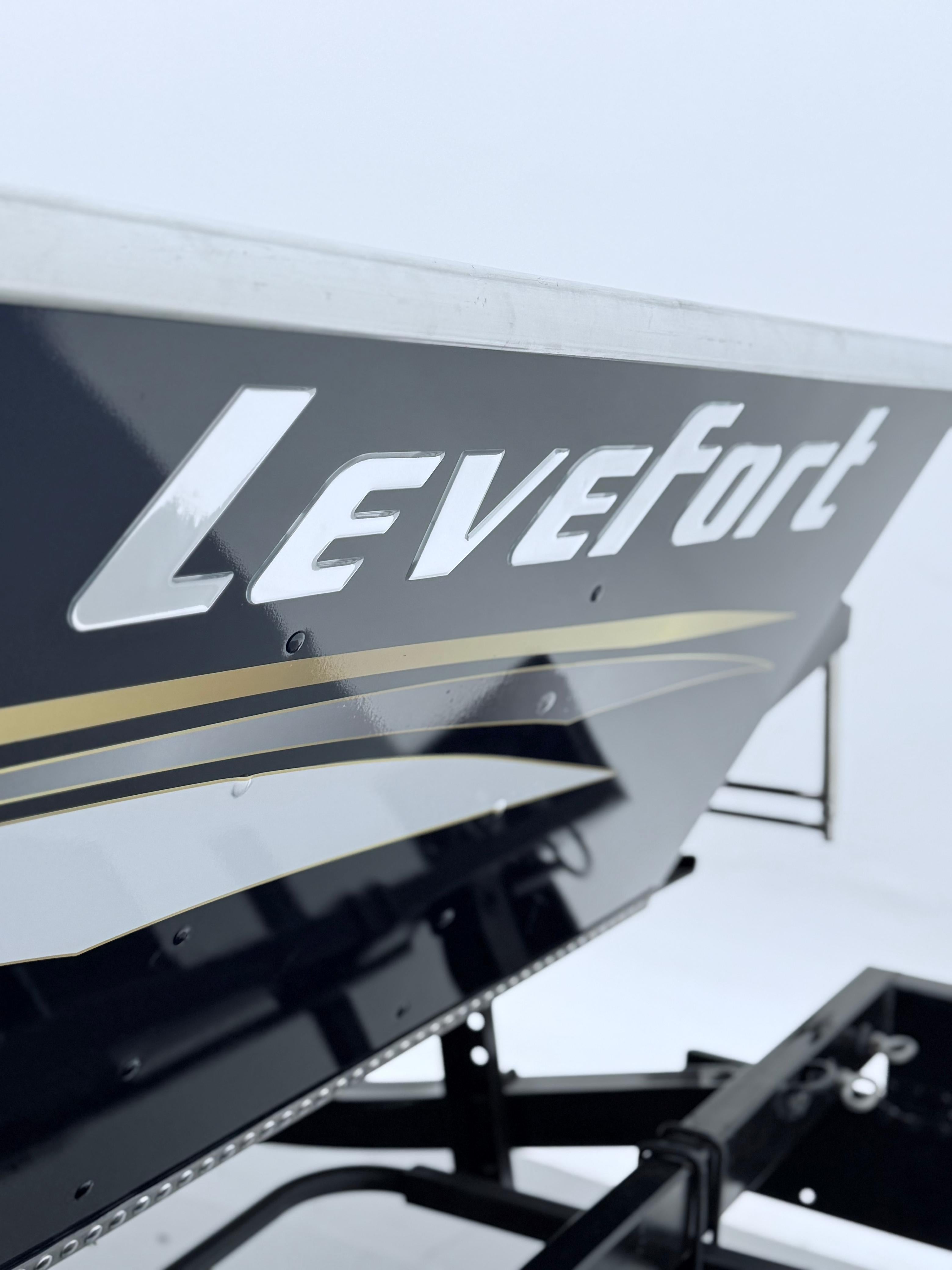 Barco Lancha Levefort Marajó 17 Master Freestyle Special Series + Motor Mercury 100HP ELPT 4T + Carreta rodoviária