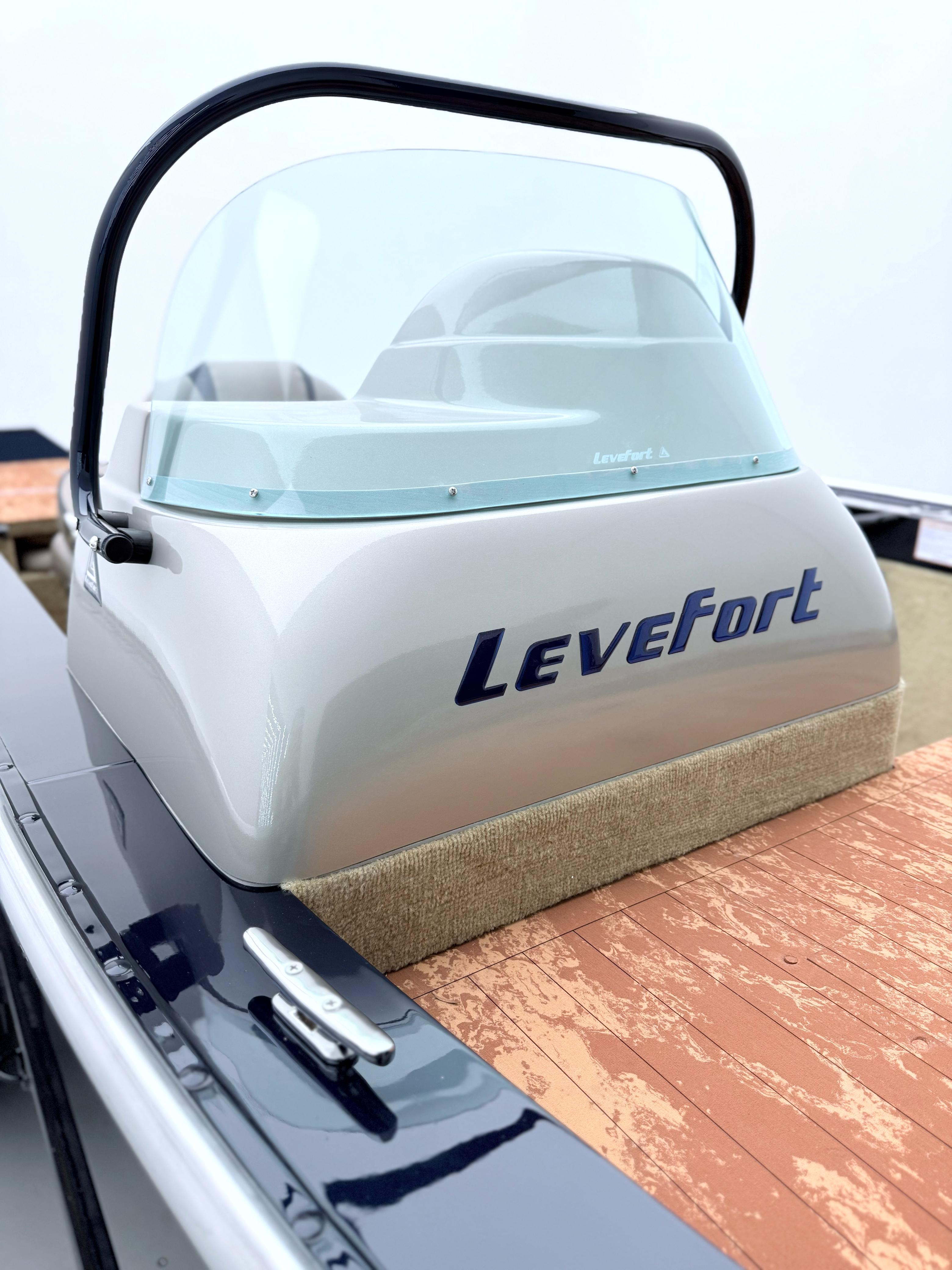 Barco Lancha Levefort Marajó 17 Master Freestyle Special Series + Motor Mercury 100HP ELPT 4T + Carreta rodoviária