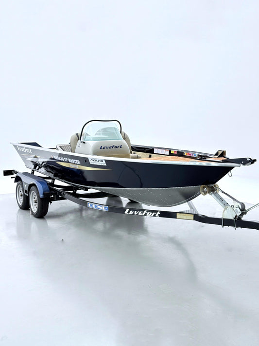 Barco Lancha Levefort Marajó 17 Master Freestyle Special Series + Motor Yamaha F115 + Carreta rodoviária