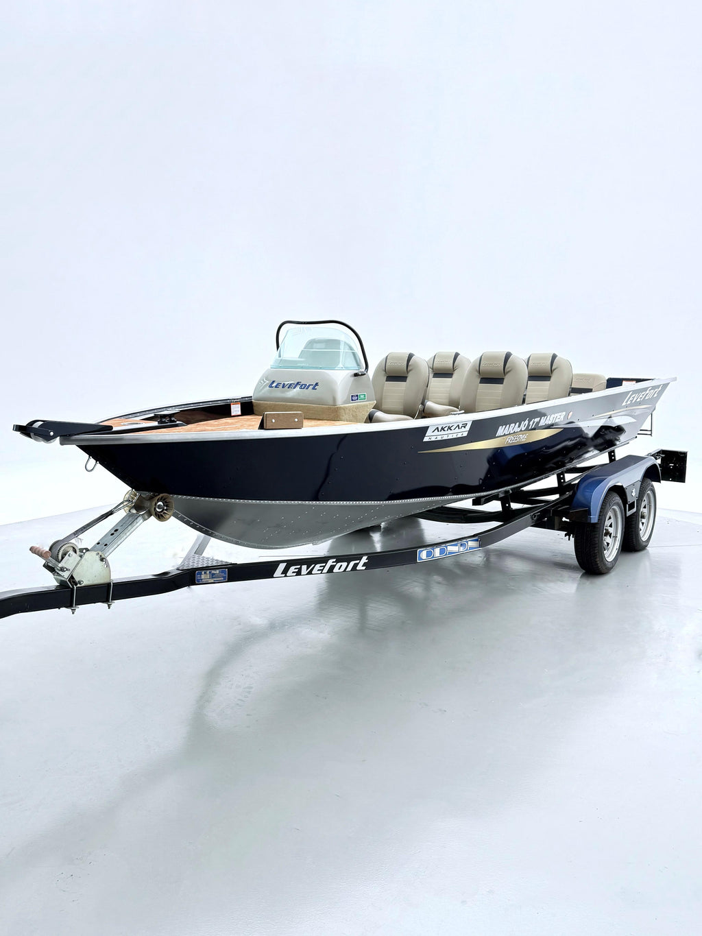 Barco Lancha Levefort Marajó 17 Master Freestyle Special Series + Motor Mercury 100HP ELPT 4T + Carreta rodoviária
