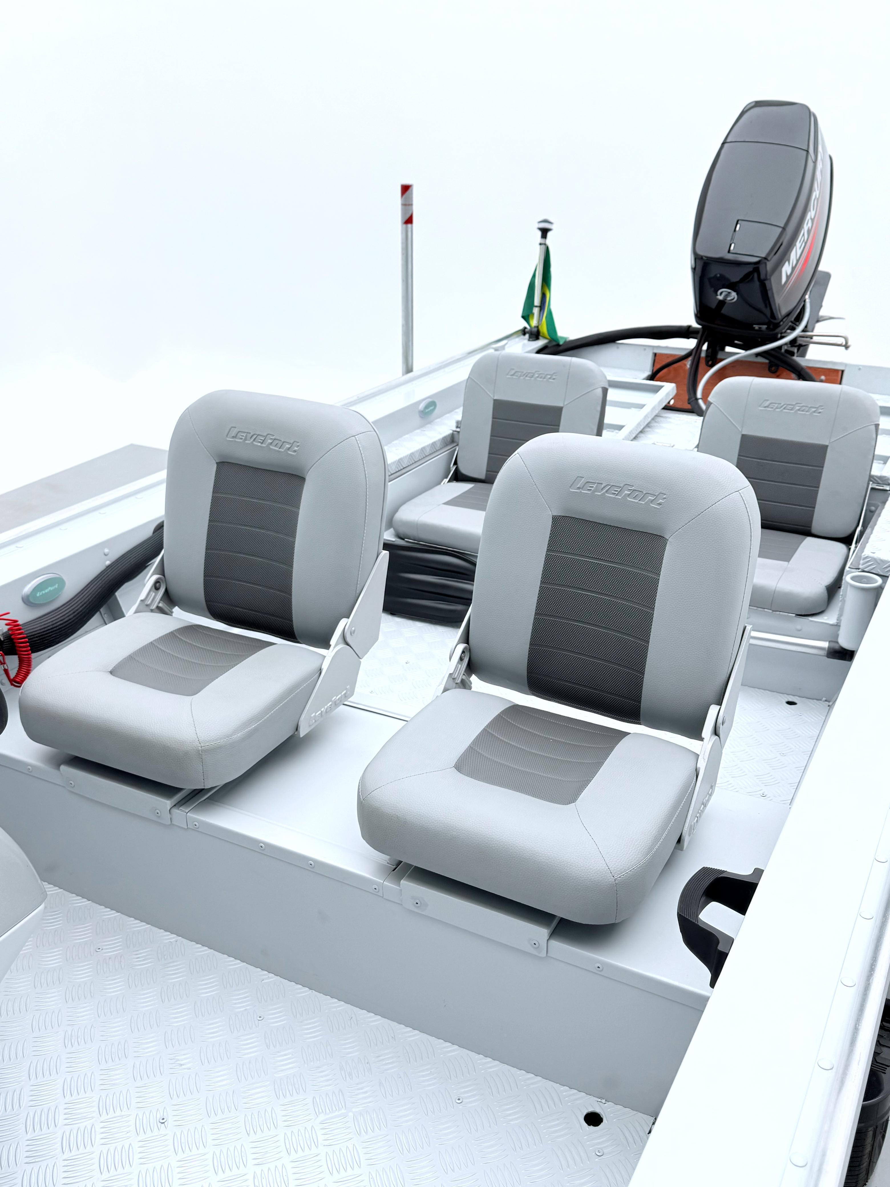 Barco lancha Levefort Apolus TR CLX + Motor popa Mercury 50HP ELPTO + Carreta rodoviária