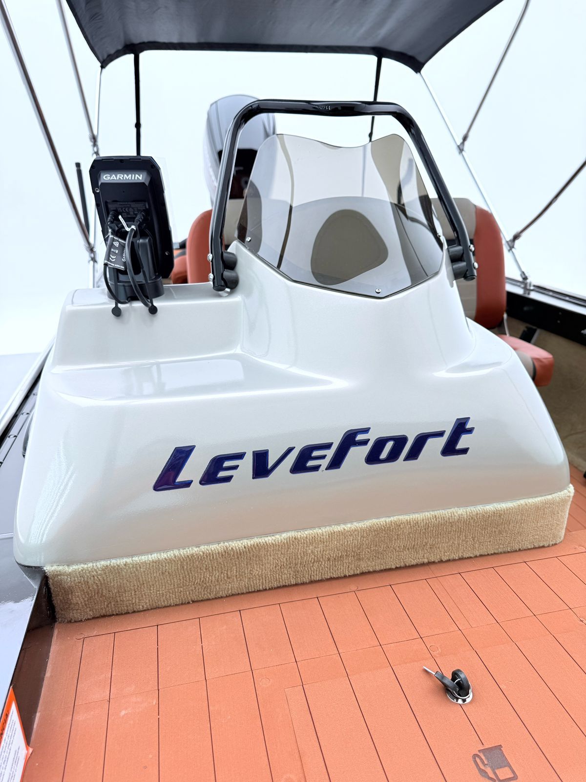 Barco lancha Levefort Apolus 600 S + Motor popa Mercury 100HP ELPT EFI + Carreta rodoviária