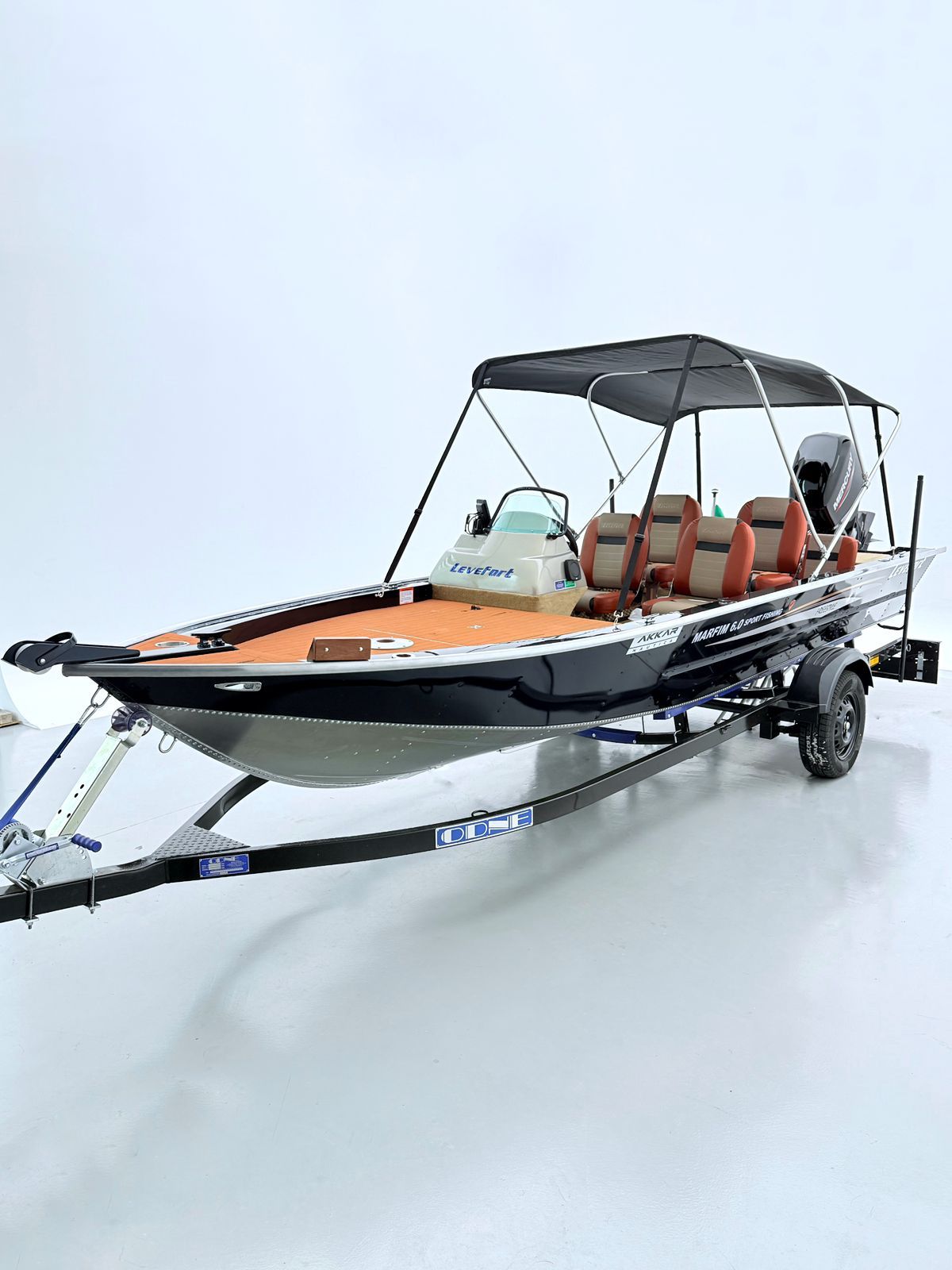 Barco Levefort Marfim Sport Fishing Freestyle 6.0 + Motor 60HP + Carreta rodoviária