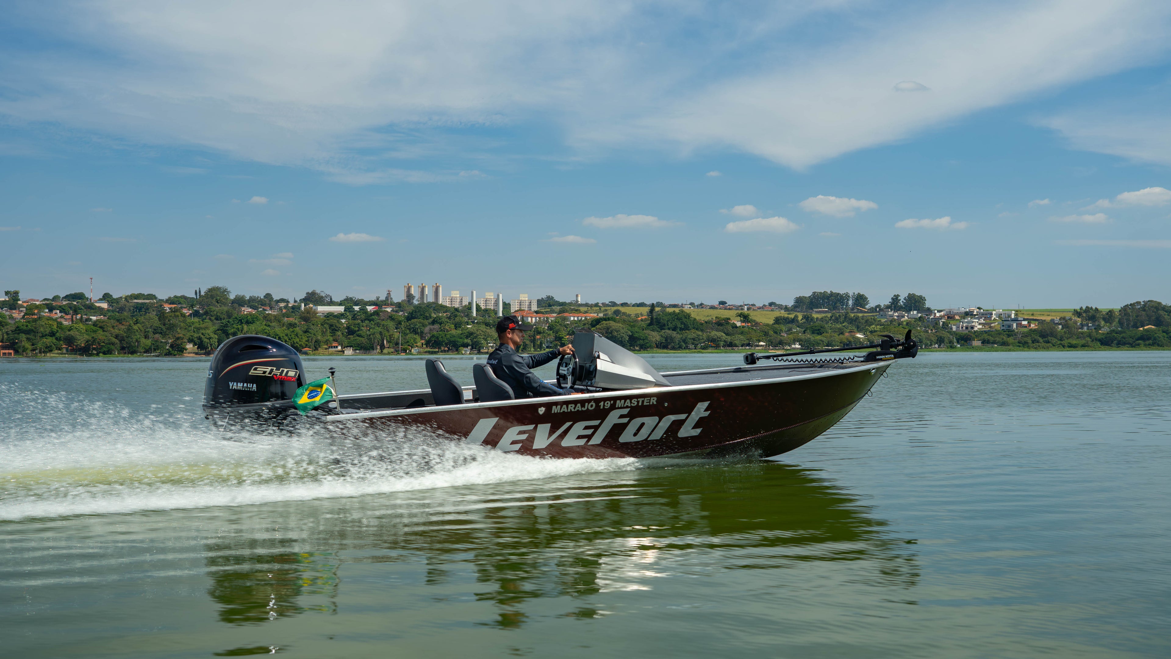 Levefort Marajó 19 Master BASS EDITION + Motor Mercury 115 PROXS e Carretinha